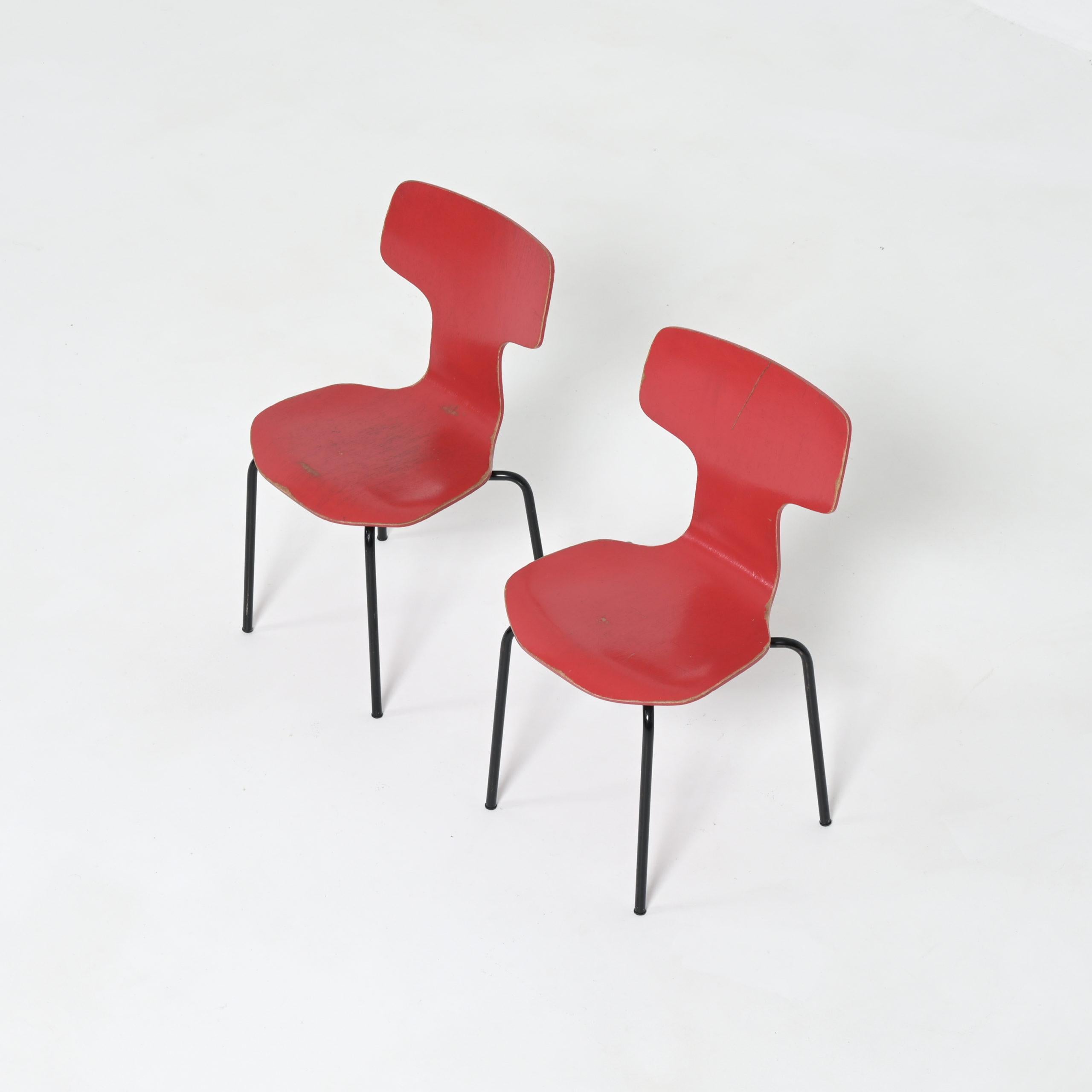 Kinderstuhl aus Hammer 3123 von Arne Jacobsen (Dänisch) im Angebot