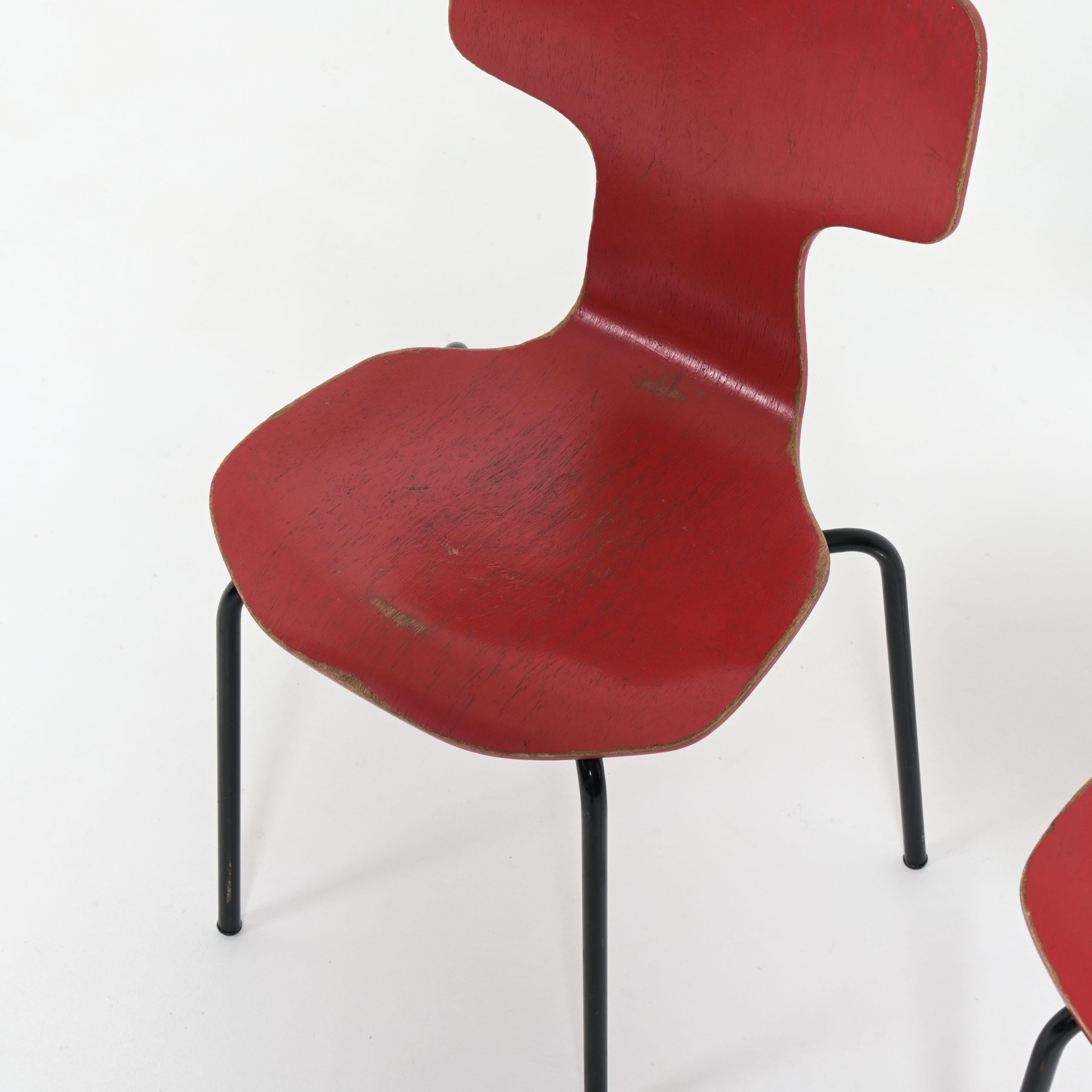 Kinderstuhl aus Hammer 3123 von Arne Jacobsen (Sperrholz) im Angebot