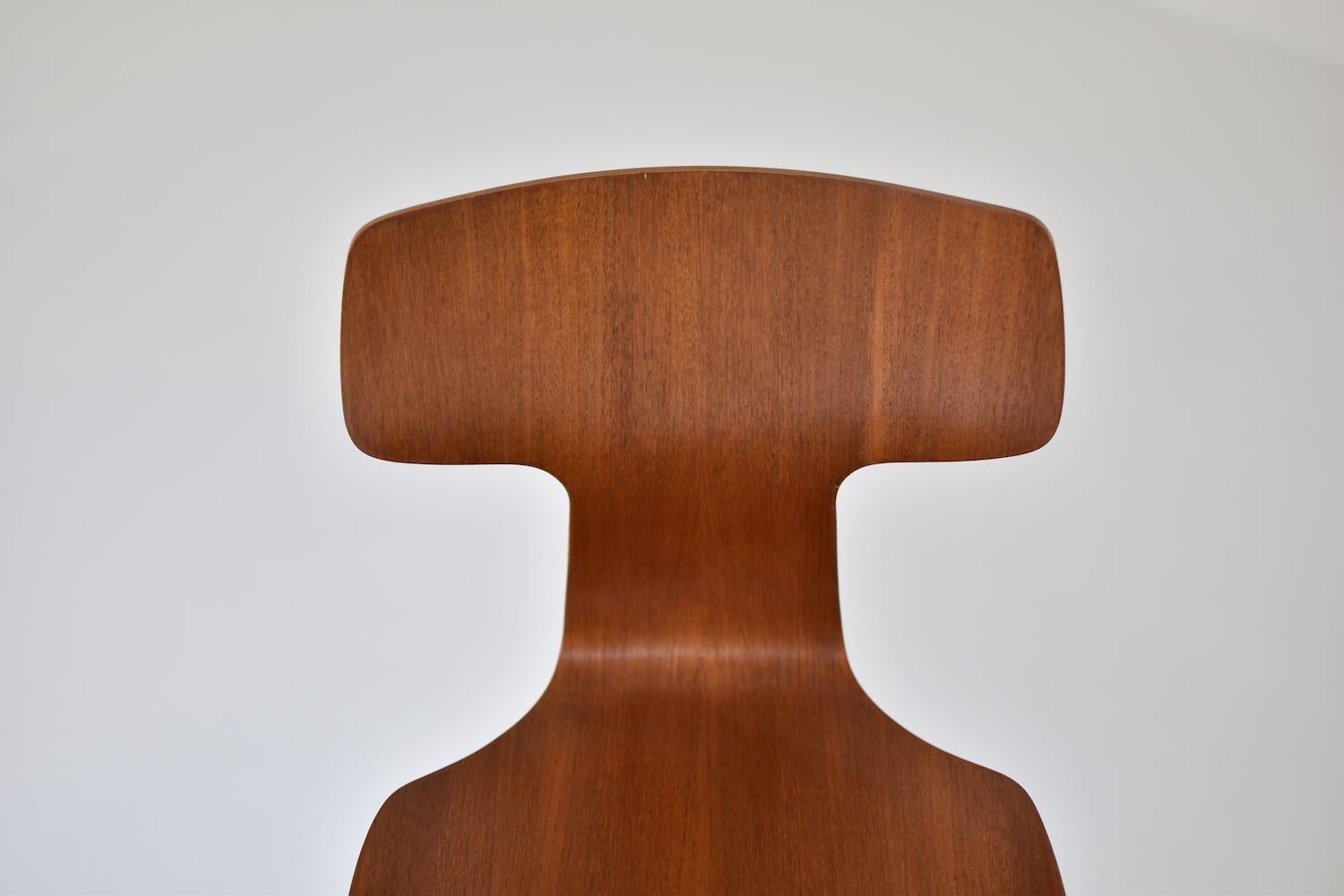 Scandinavian Modern 'Hammer' Desk Chair Designed by Arne Jacobsen for Fritz Hansen, Denmark, 1950s