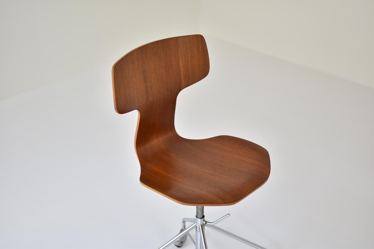 Steel 'Hammer' Desk Chair Designed by Arne Jacobsen for Fritz Hansen, Denmark, 1950s
