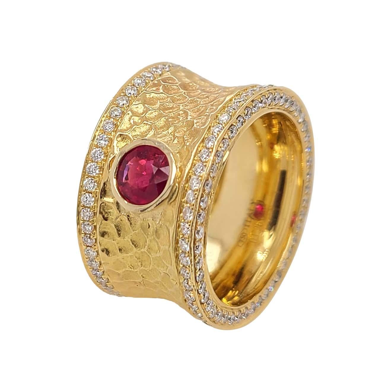 Produced by award winning Italian designer Stefano Vitolo. Stefano creates custom artisanal one of a kind jewelry with excellent gemstones in a truly old world Italian craftmanship.
This handcrafted ring has 1.26 total carat weight of F/G color and