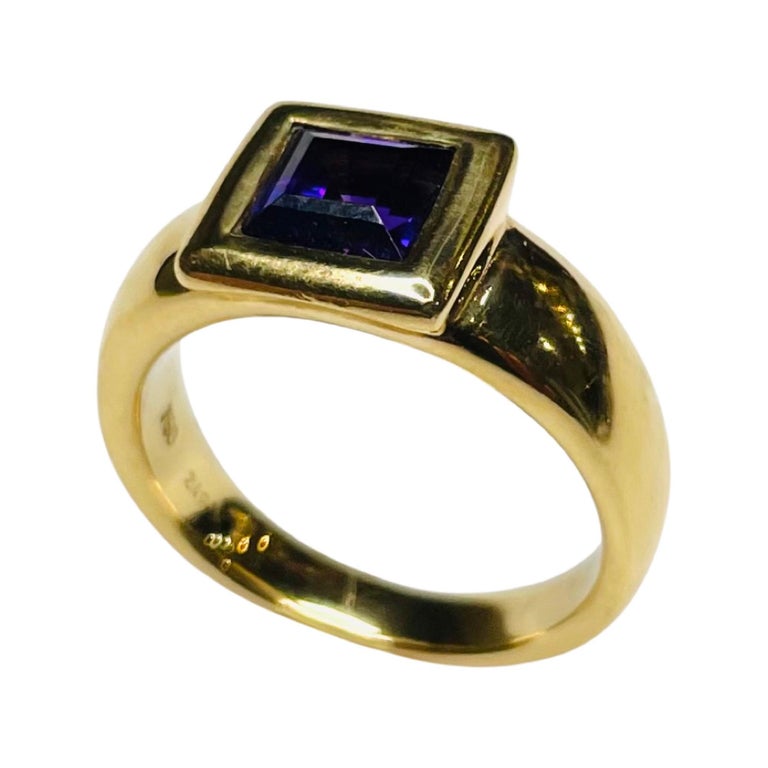 Hammer and Sohne 18K Yellow Gold Ring with Faceted Square Cut Amethyst