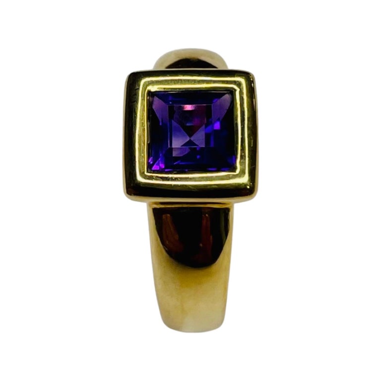 Hammer and Sohne 18K Yellow Gold Ring with Faceted Square Cut Amethyst