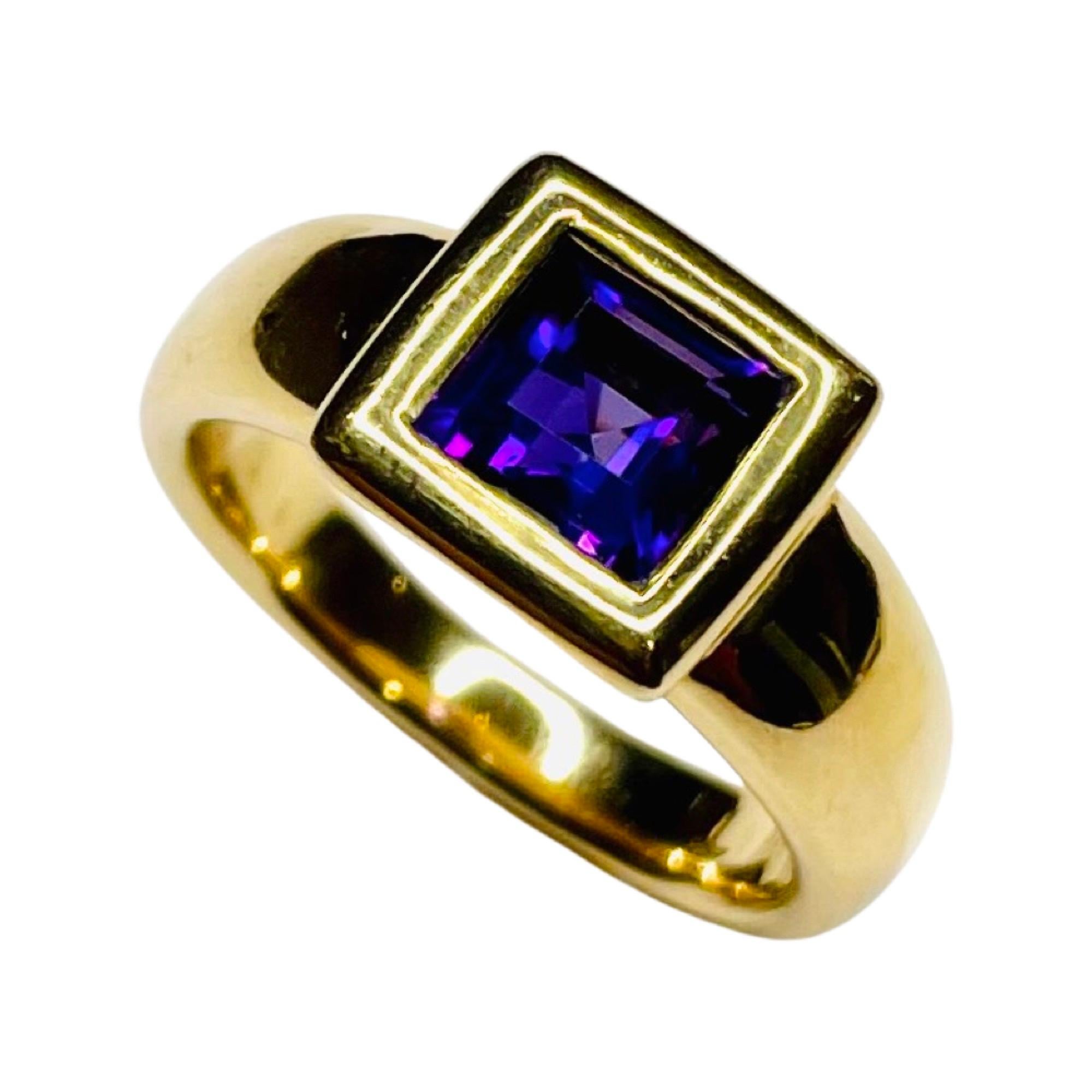Hammer & Sohne 18K Yellow Gold Ring with Faceted Square Cut Amethyst In New Condition For Sale In Kirkwood, MO