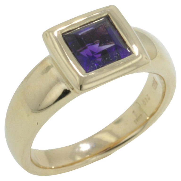 Hammer and Sohne 18K Yellow Gold Ring with Faceted Square Cut Amethyst