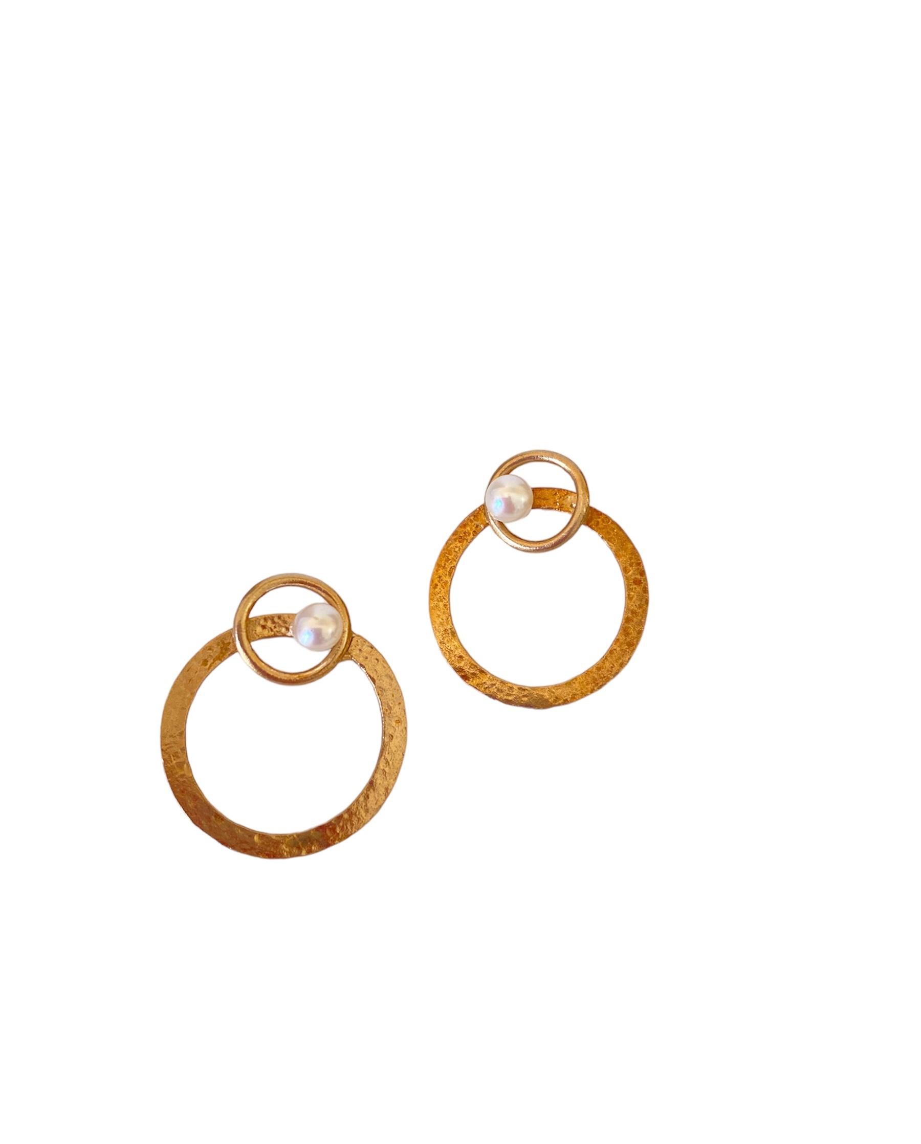 Women's or Men's Hammered 18 Karats Yellow Gold Open Hoop Circle Artisan Modern Earrings For Sale