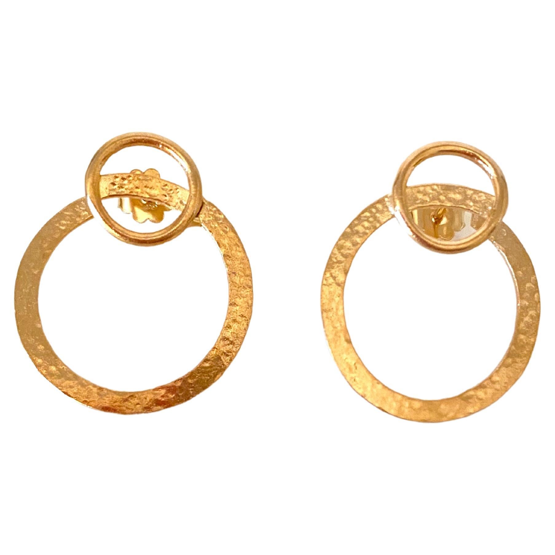 Women's or Men's Hammered 18 Karats Yellow Gold Open Hoop Circle Artisan Modern Earrings For Sale