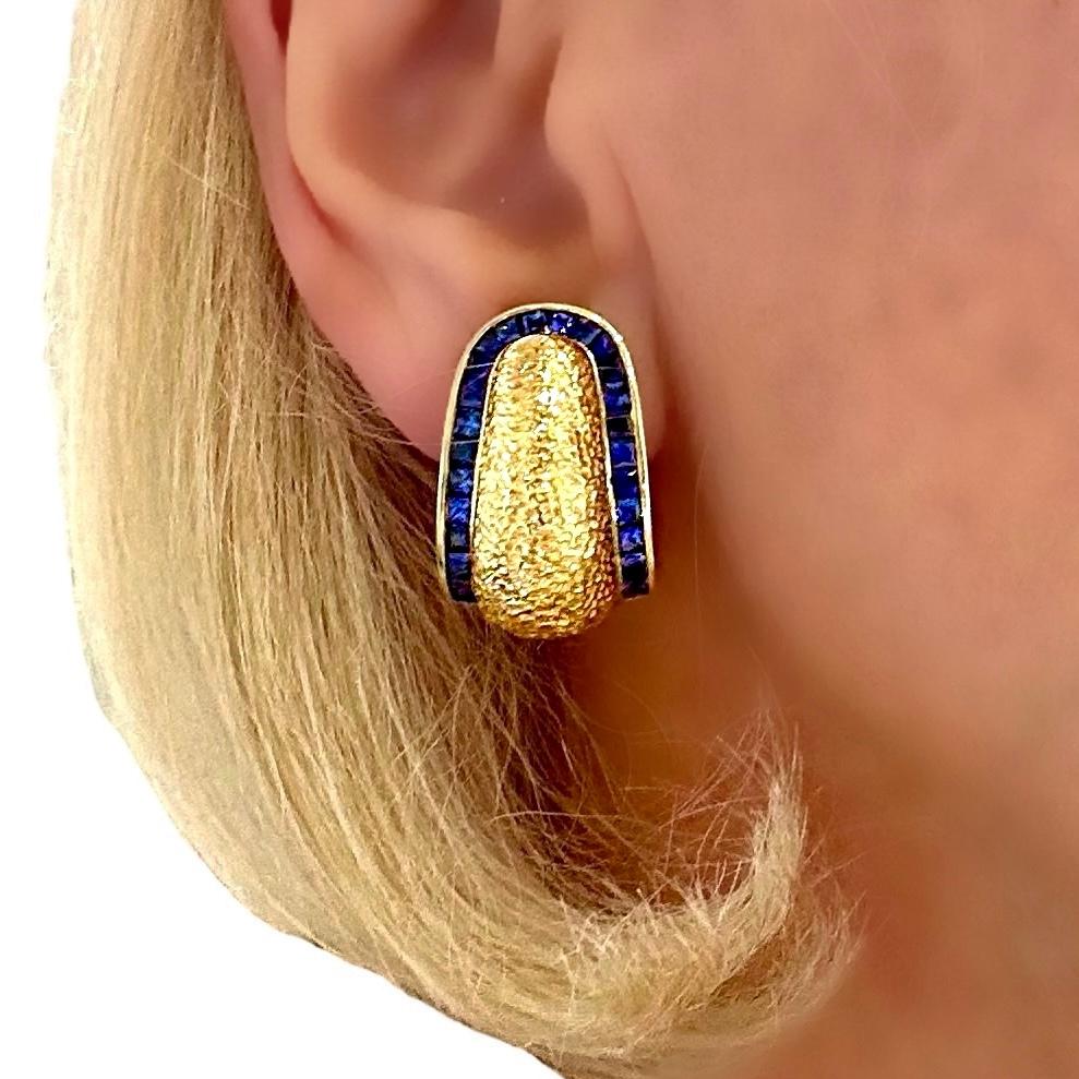 Hammered 18K Yellow Gold Bombe' J Hoop Earrings w/ Vivid Calibre' Cut Sapphires For Sale 6