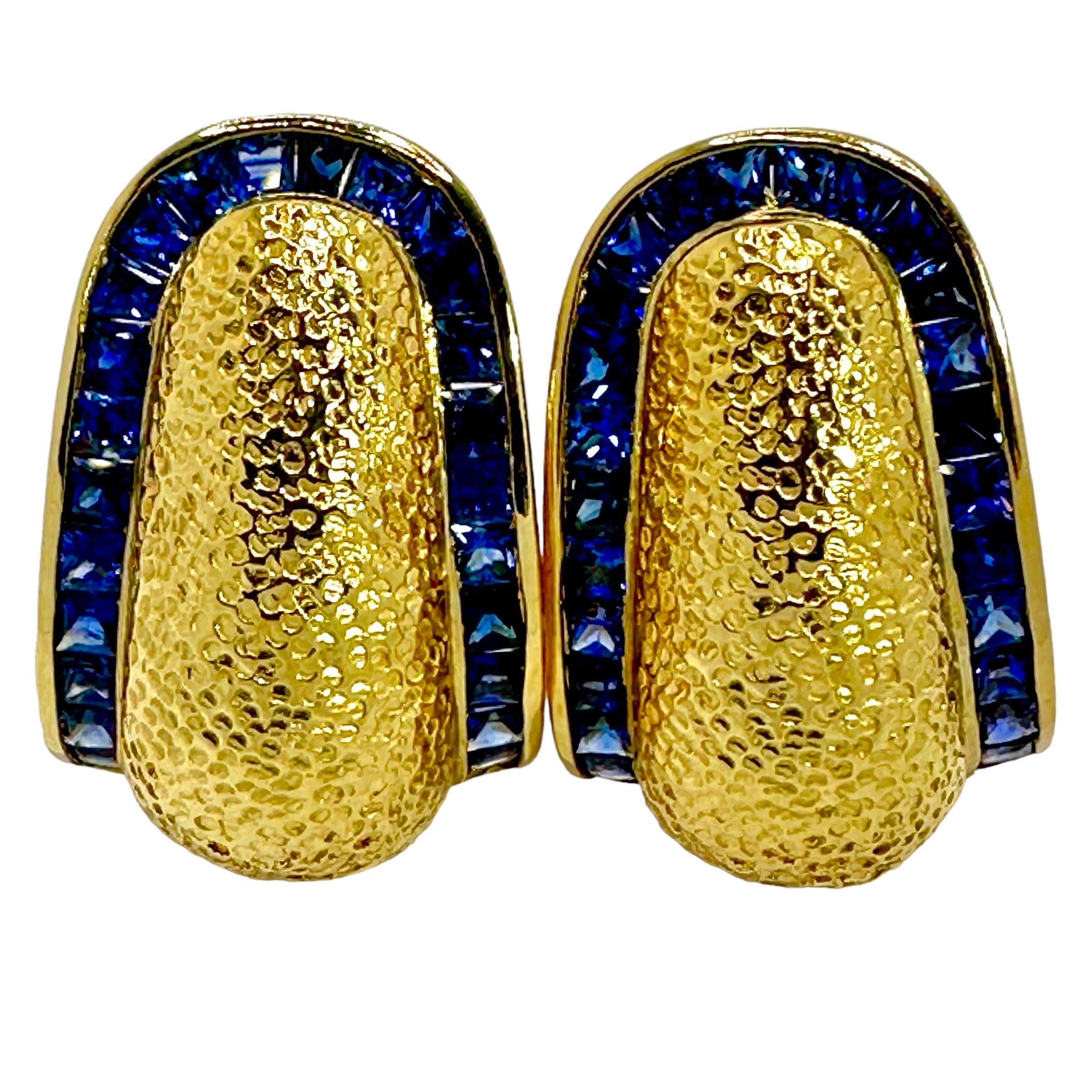 Modern Hammered 18K Yellow Gold Bombe' J Hoop Earrings w/ Vivid Calibre' Cut Sapphires For Sale
