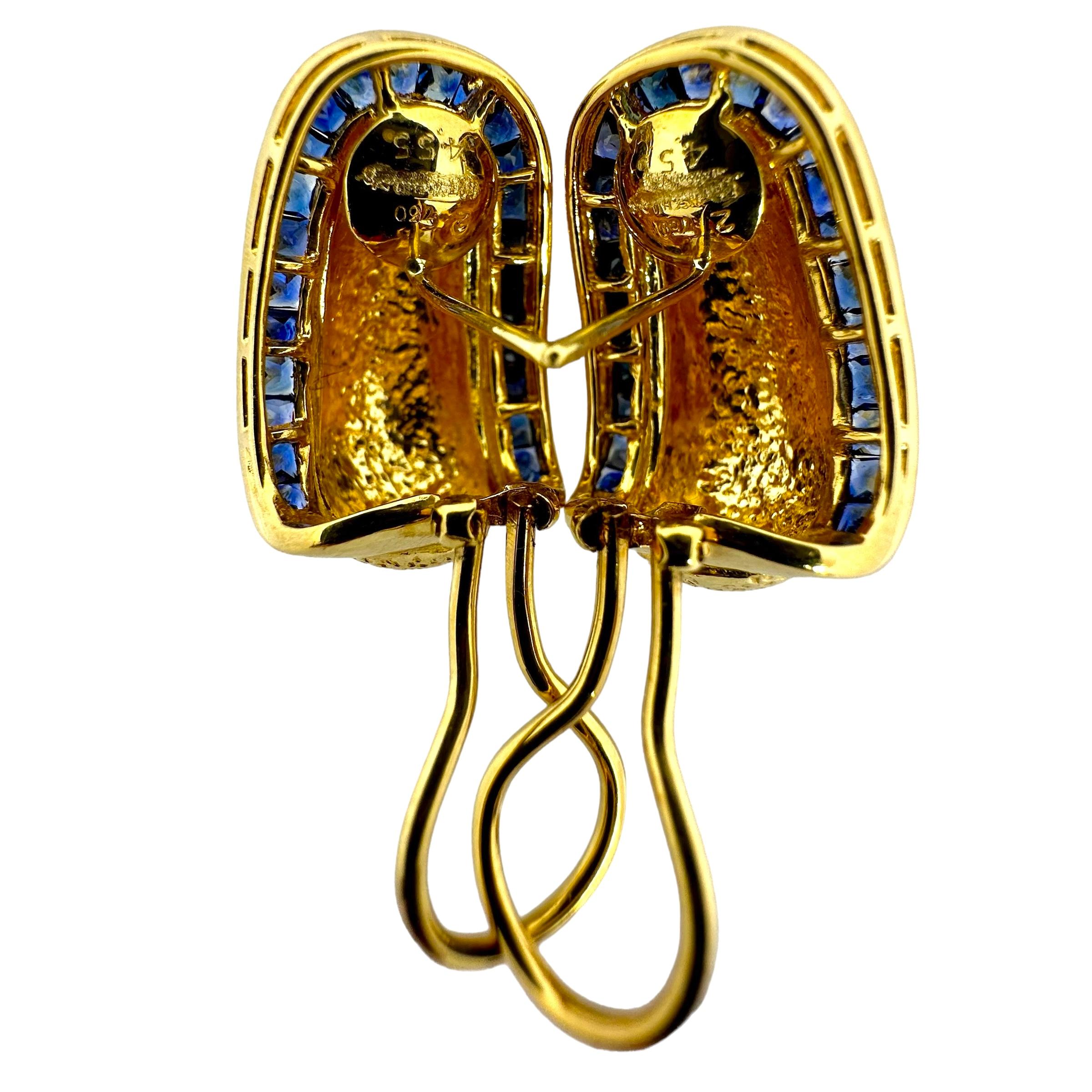 Women's Hammered 18K Yellow Gold Bombe' J Hoop Earrings w/ Vivid Calibre' Cut Sapphires For Sale