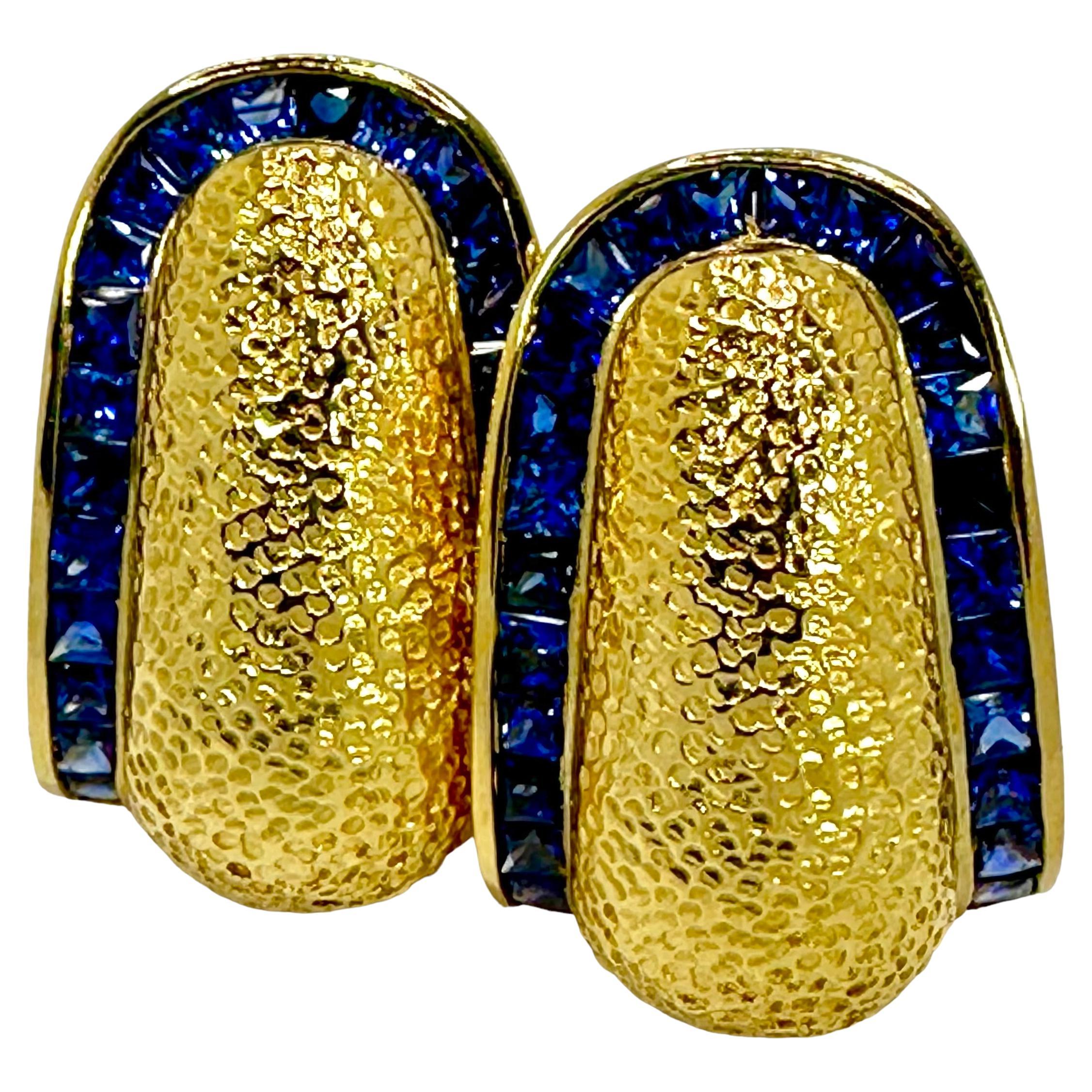 Hammered 18K Yellow Gold Bombe' J Hoop Earrings w/ Vivid Calibre' Cut Sapphires For Sale