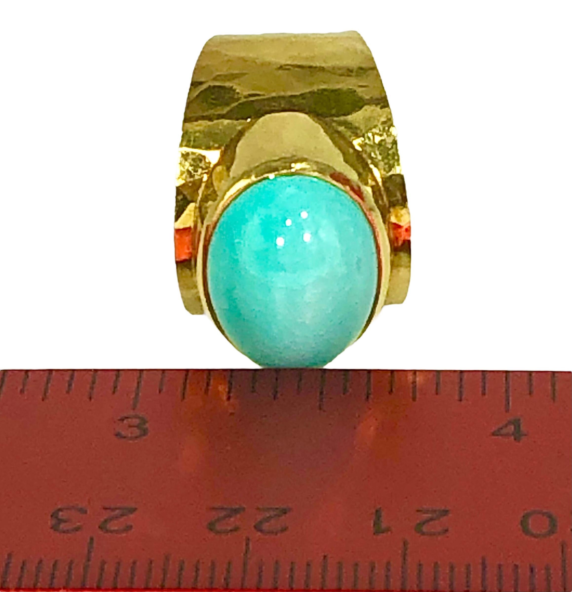 Women's Hammered 18K Yellow Gold Cigar Band Ring with Center Oval Turquoise For Sale