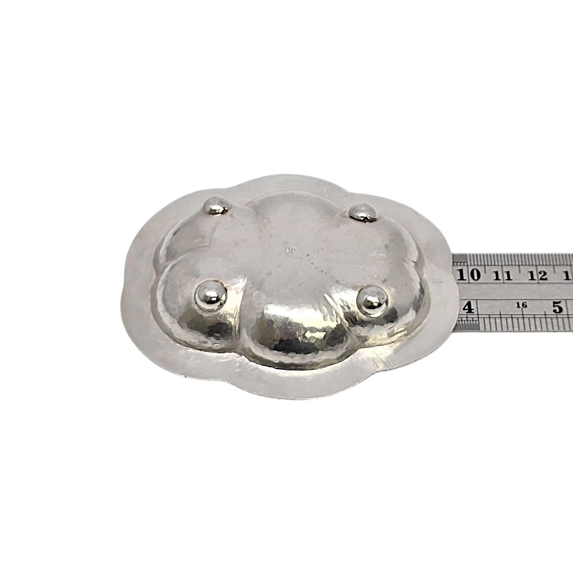 Plat à noix martelé 950 et émaillé n° 21023 en vente 5