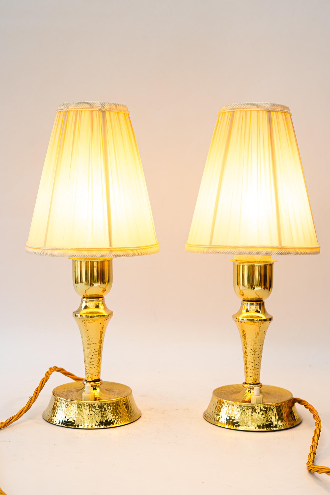 Hammered art deco brass table lamp with fabric shades vienna around 1920s For Sale 4