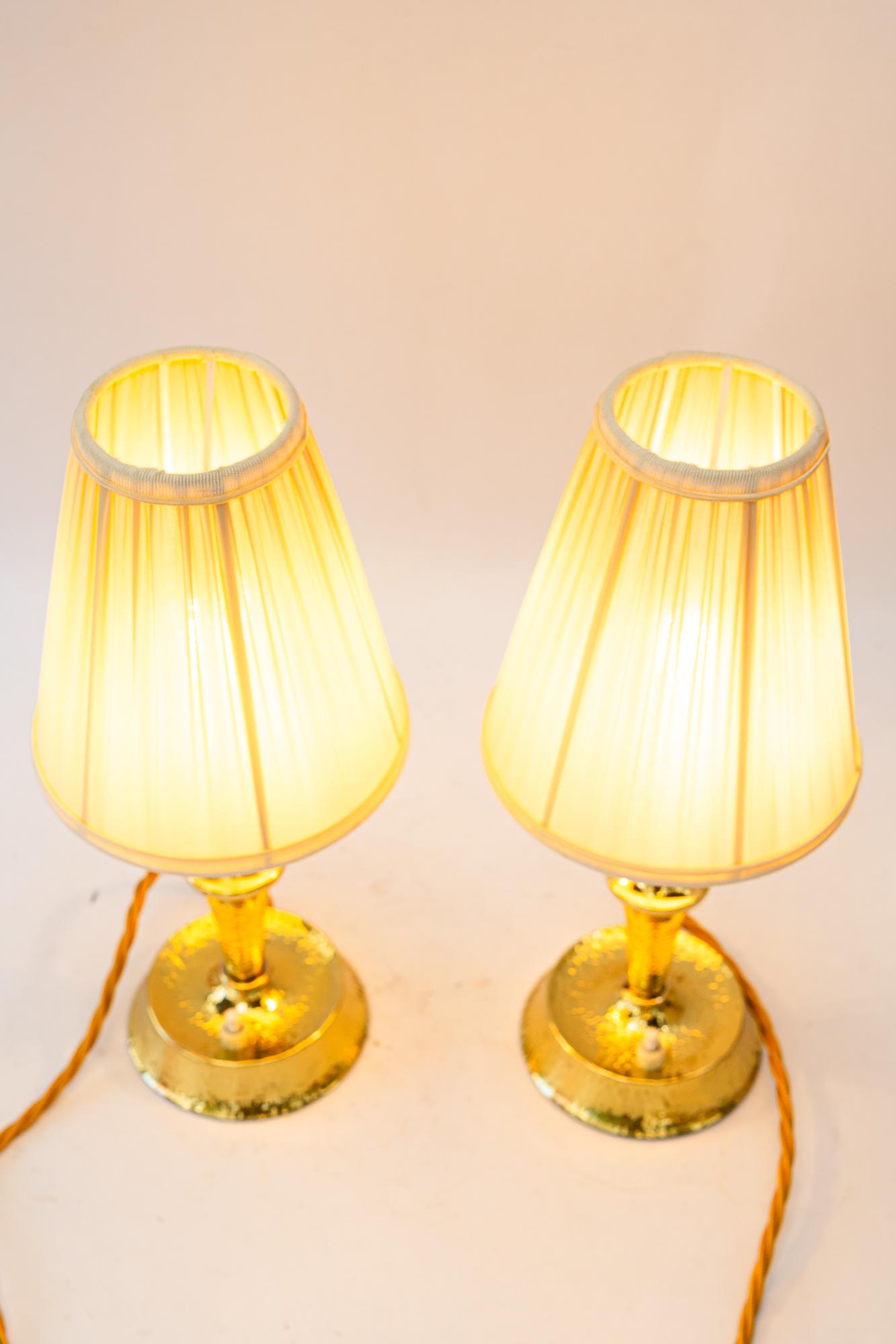 Hammered art deco brass table lamp with fabric shades vienna around 1920s For Sale 5