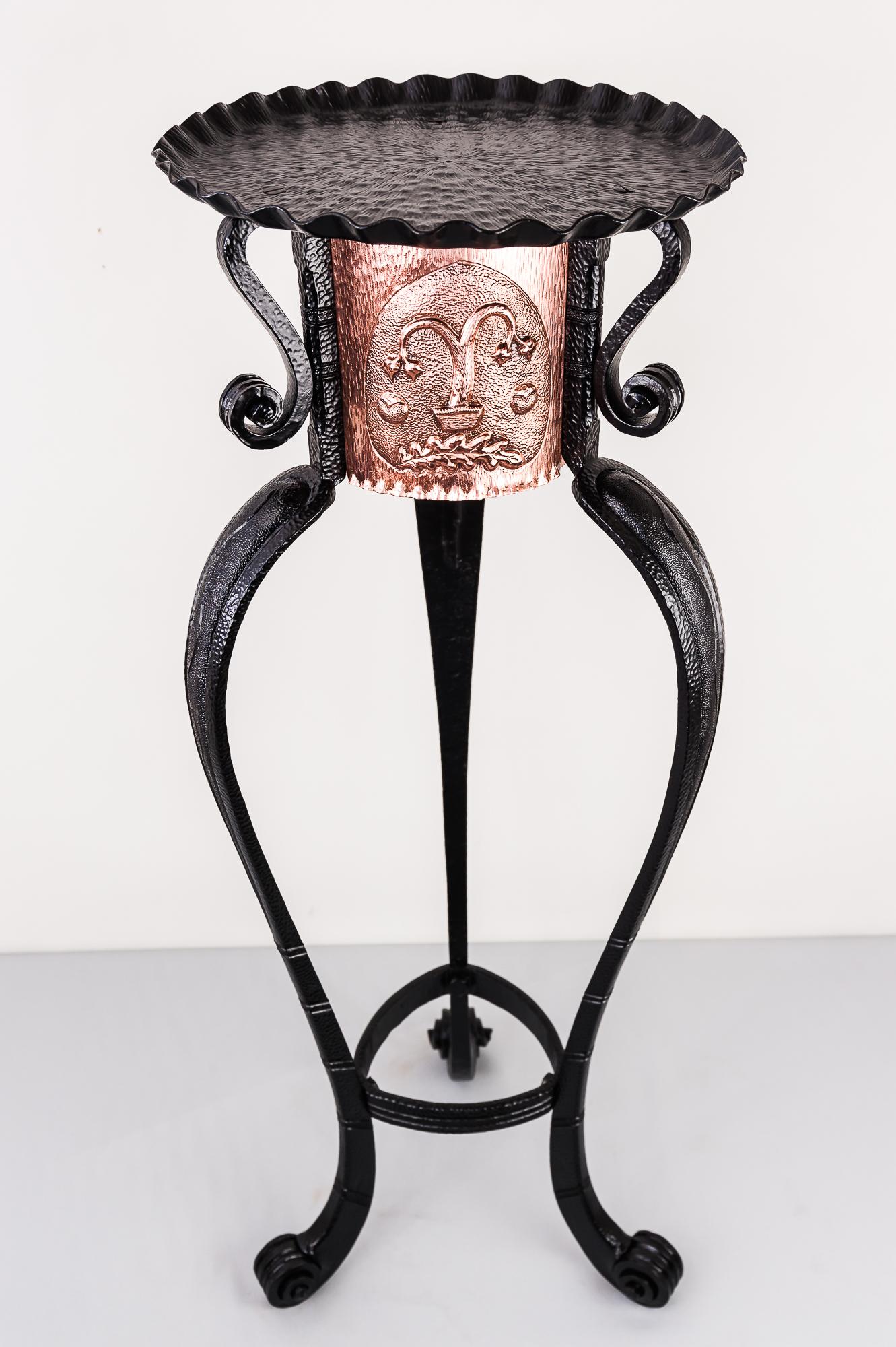Hammered Art Deco Flower Table Stand, circa 1920s 3