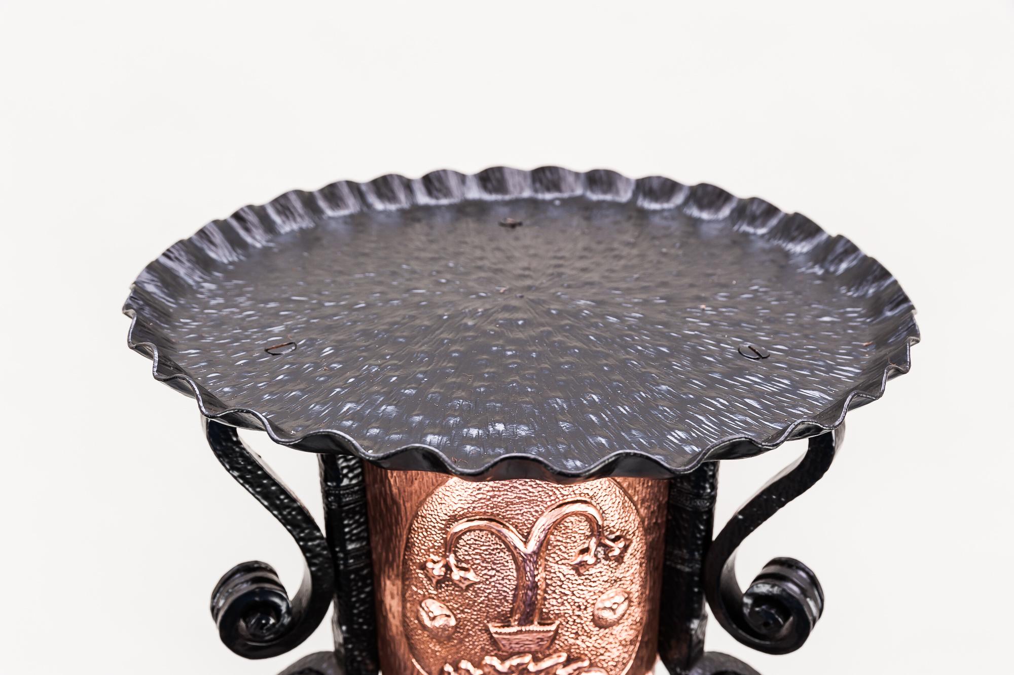 Hammered Art Deco Flower Table Stand, circa 1920s 4