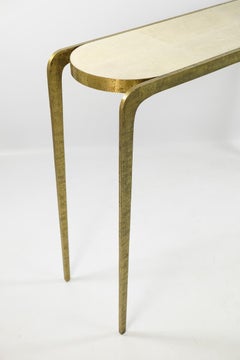 Console in ottone martellato e zigrino di Ginger Brown