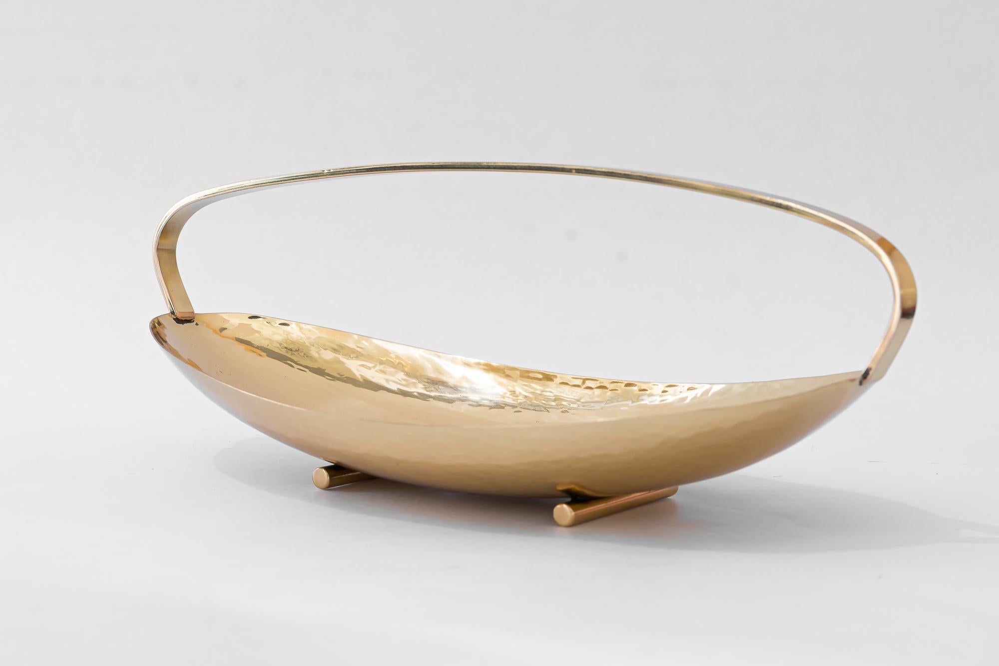 Austrian Hammered brass bowl vienna around 1920s For Sale