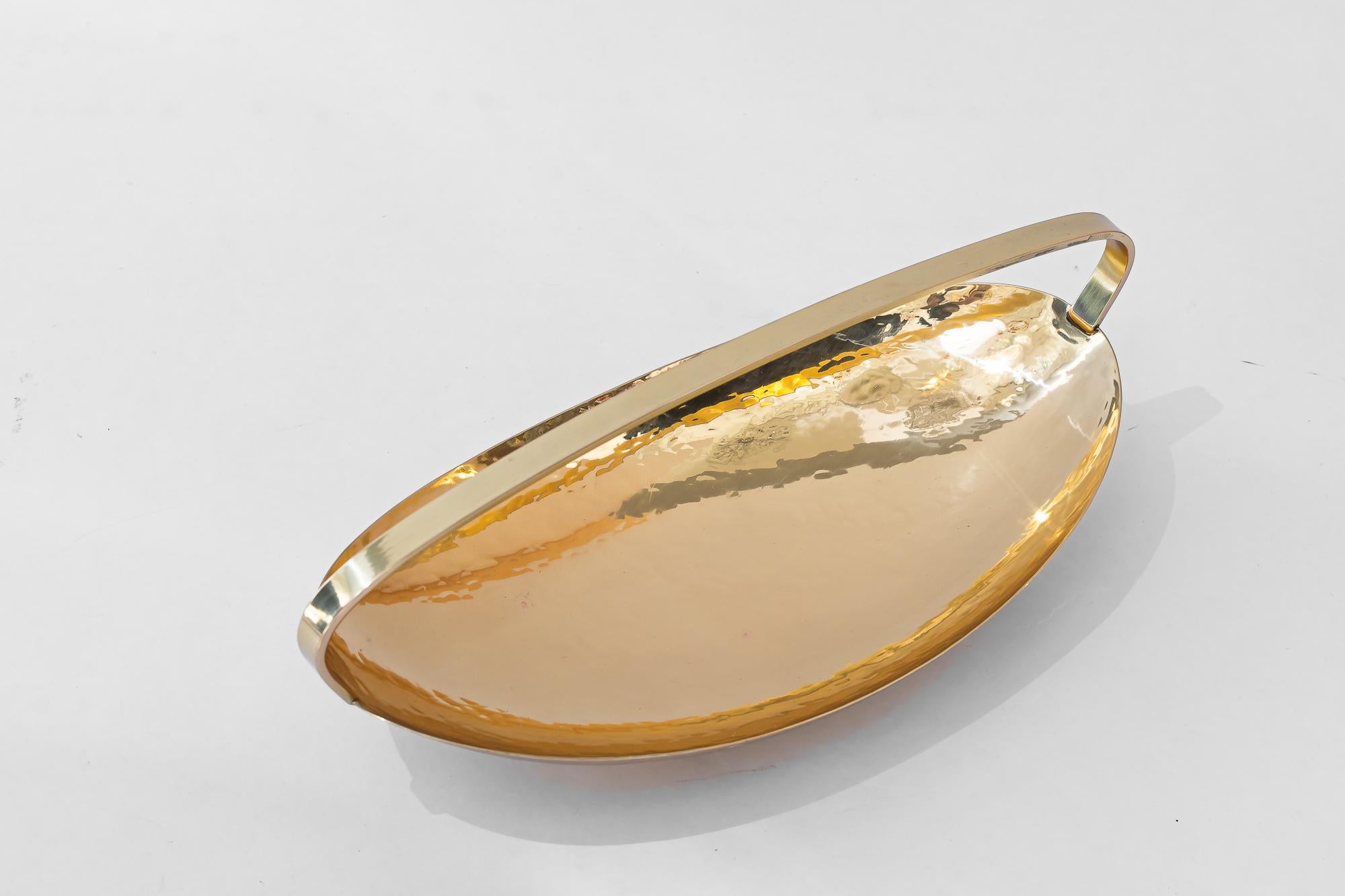Hammered brass bowl vienna around 1920s For Sale 2