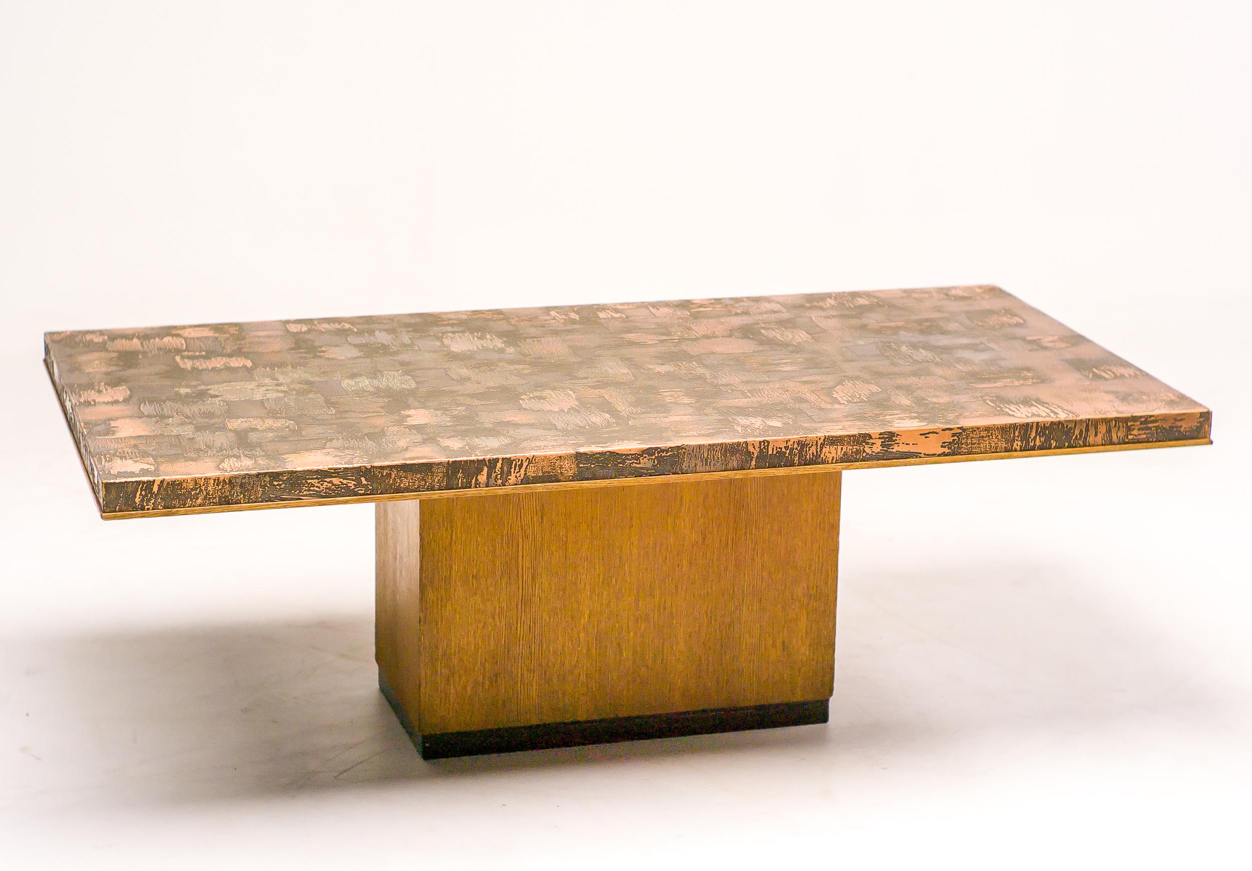 Milieu du XXe siècle Table basse en laiton Hammer par Illum Wikkelsø en vente
