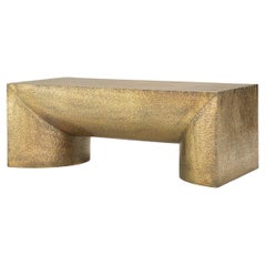 Table basse en laiton martelé