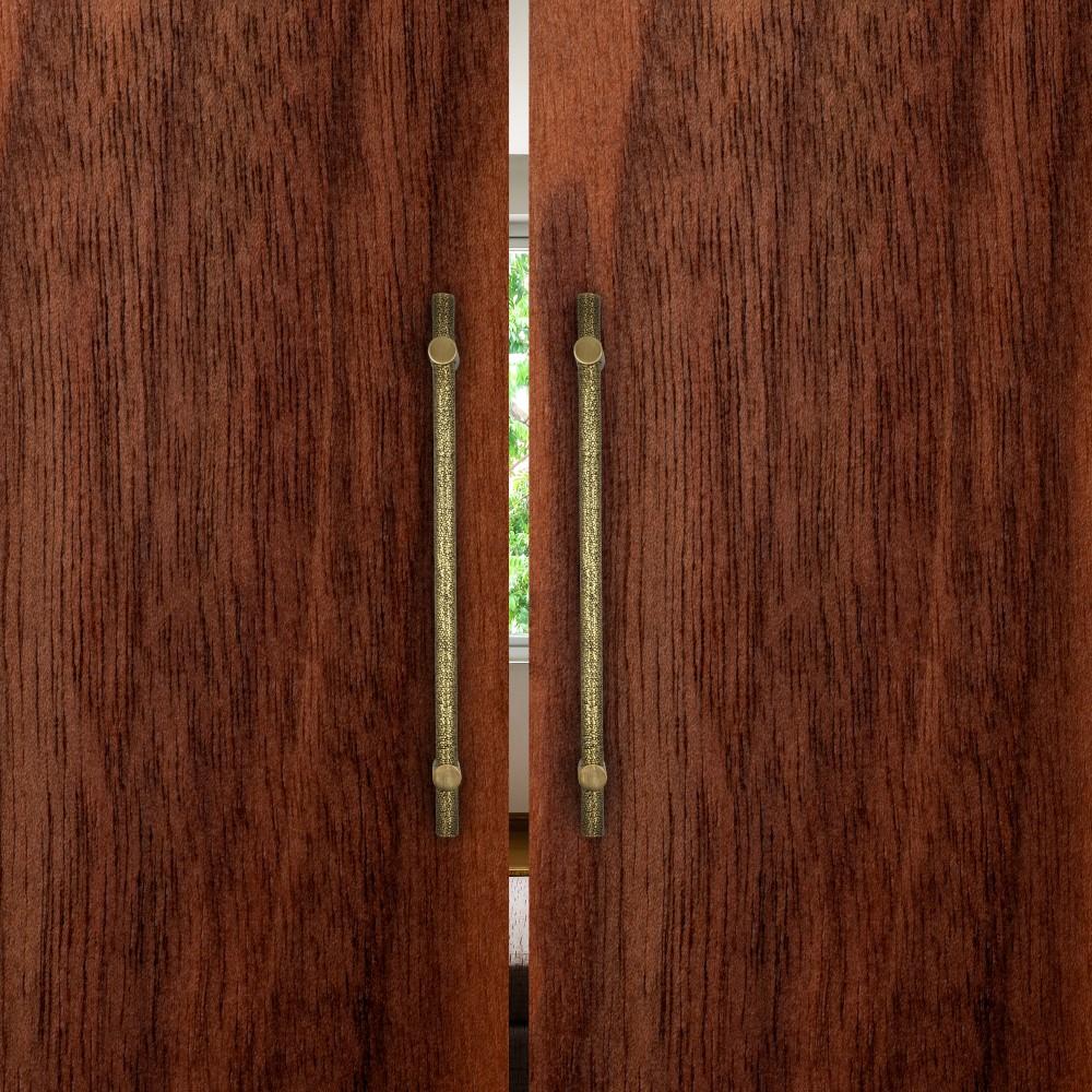 Hand-Crafted Hammered brass door pull with shagreen effect  Length 70 cm Art Deco collection For Sale