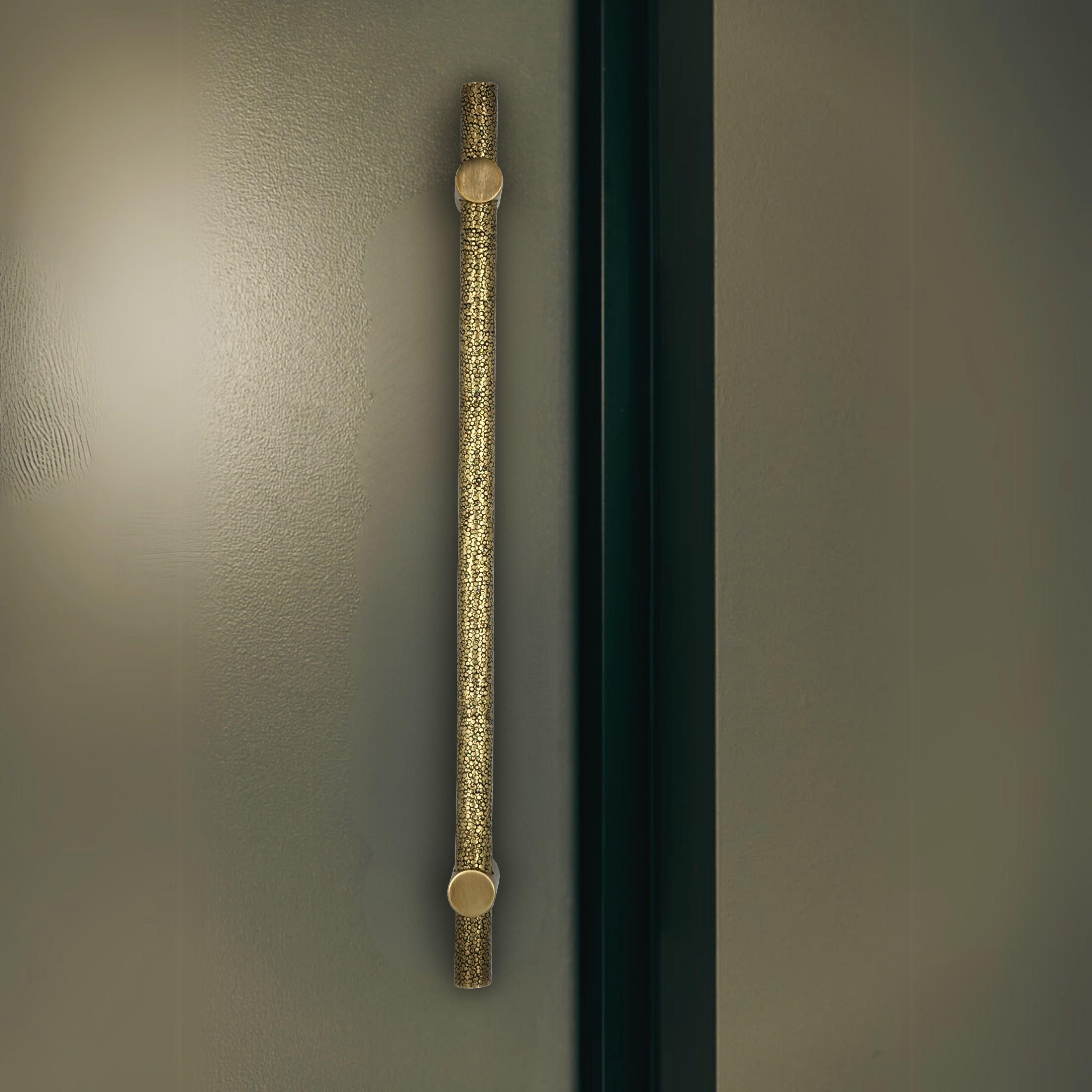 Contemporary Hammered brass door pull with shagreen effect  Length 70 cm Art Deco collection For Sale