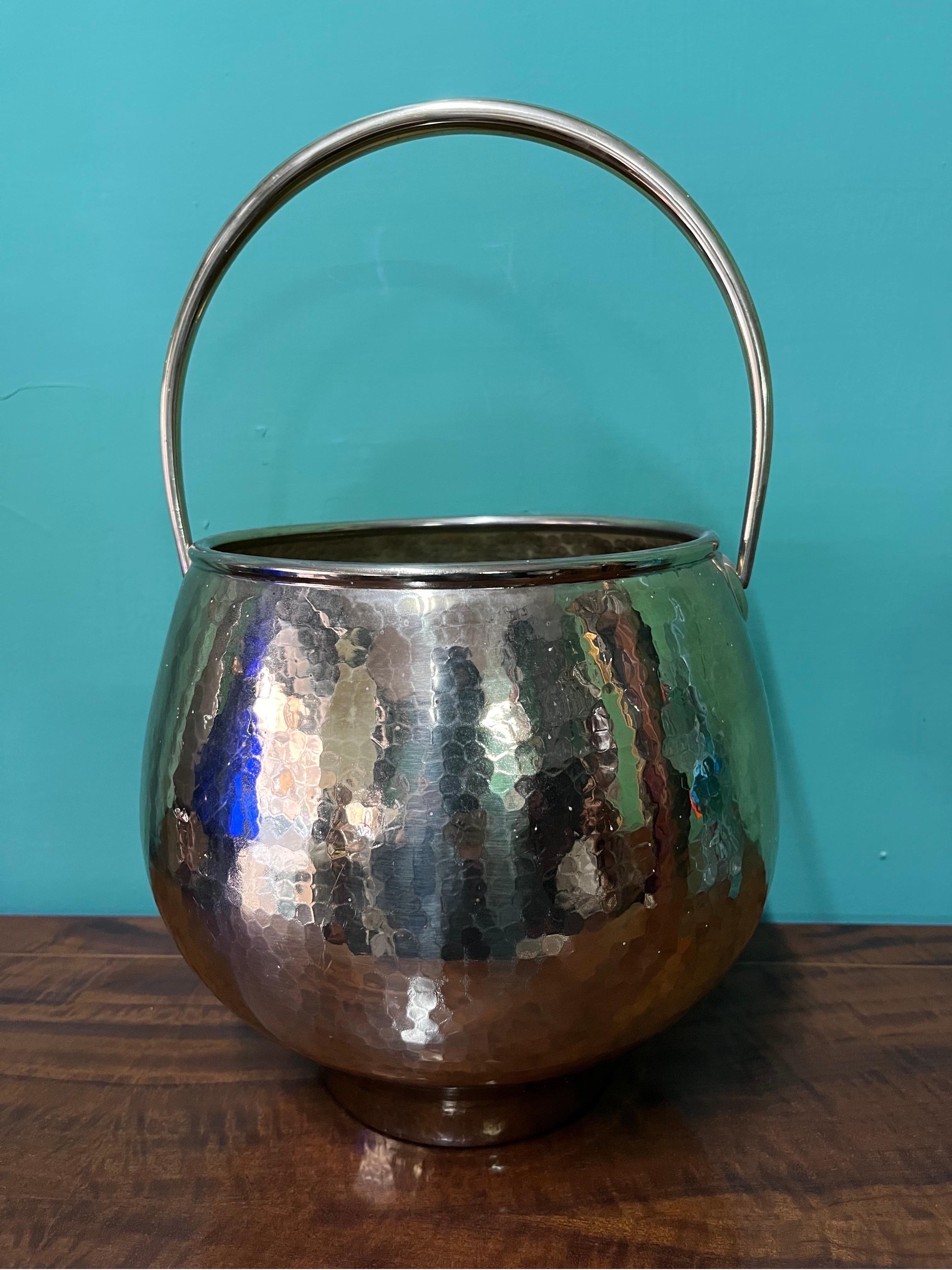 Hammered Brass Drink Holder Basket from the 1950s For Sale 4