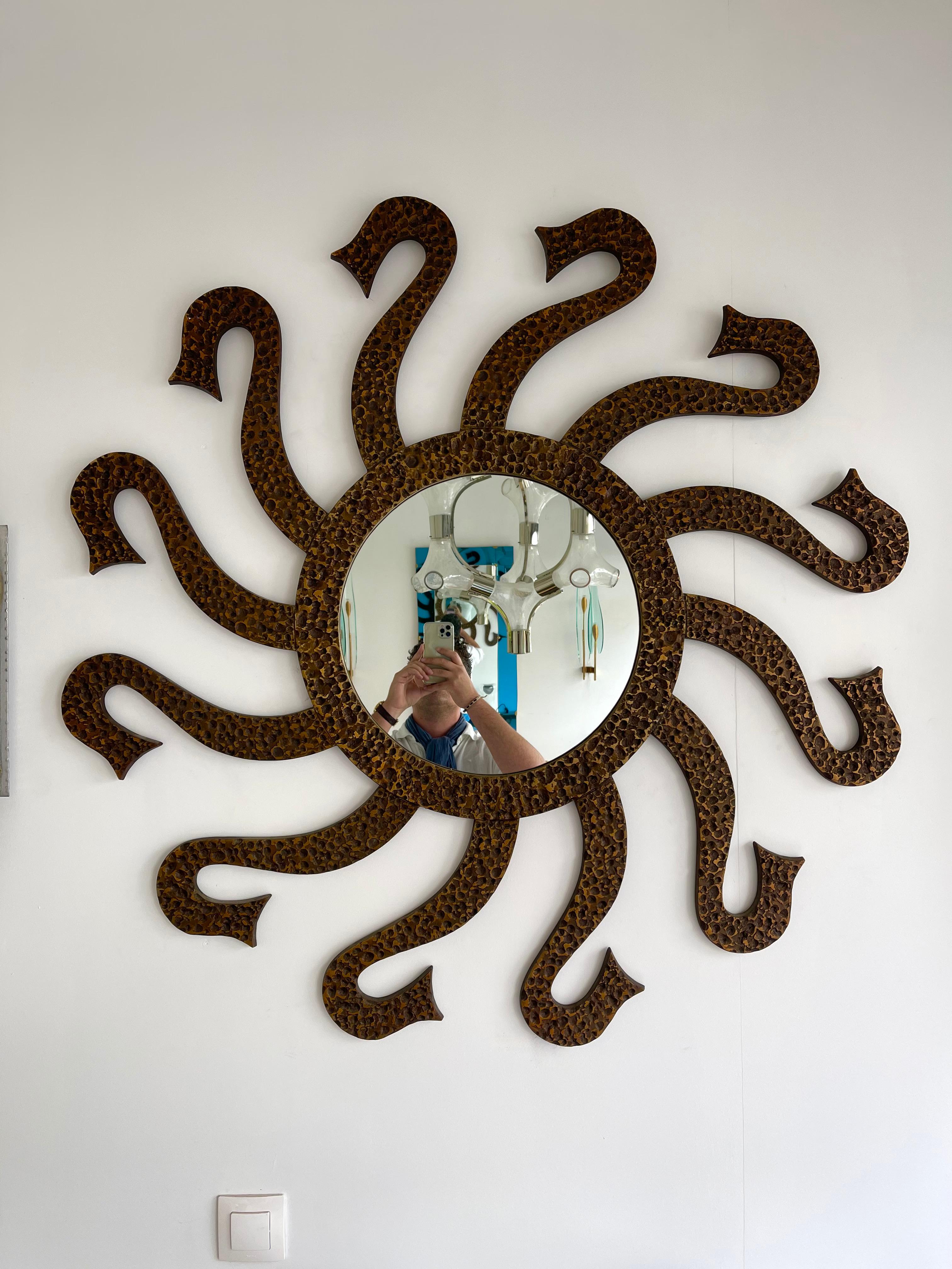 Hammered Brass Mirror Octopus by Luciano Frigerio. Italy, 1970s For Sale 4