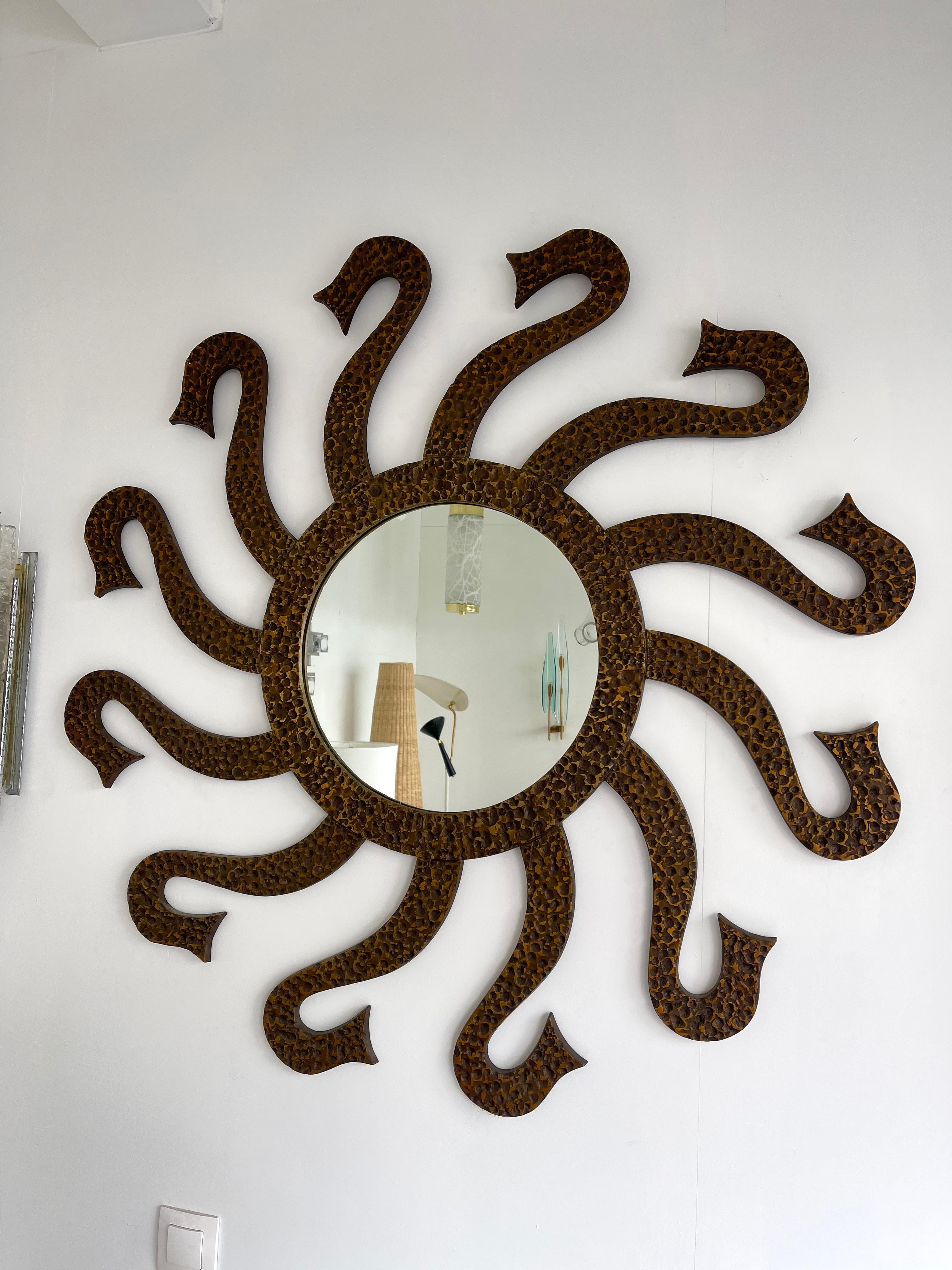 Mid-Century Modern Hammered Brass Mirror Octopus by Luciano Frigerio. Italy, 1970s For Sale