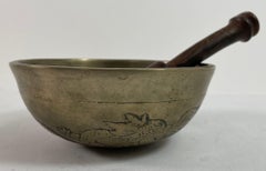 Cuenco de latón martillado con dragones Nepal Años 40