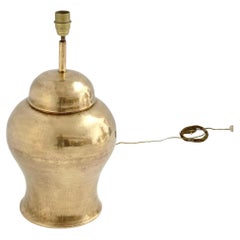 Tischlampe aus gehämmertem Messing, Italienische Produktion 1960/70er Jahre Mid-Century Modern