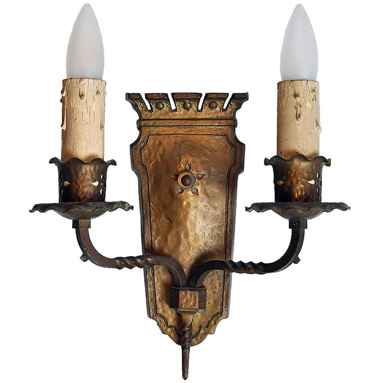Hammered Bronze Two-Candle Tudor Sconce In Good Condition For Sale In Minneapolis, MN