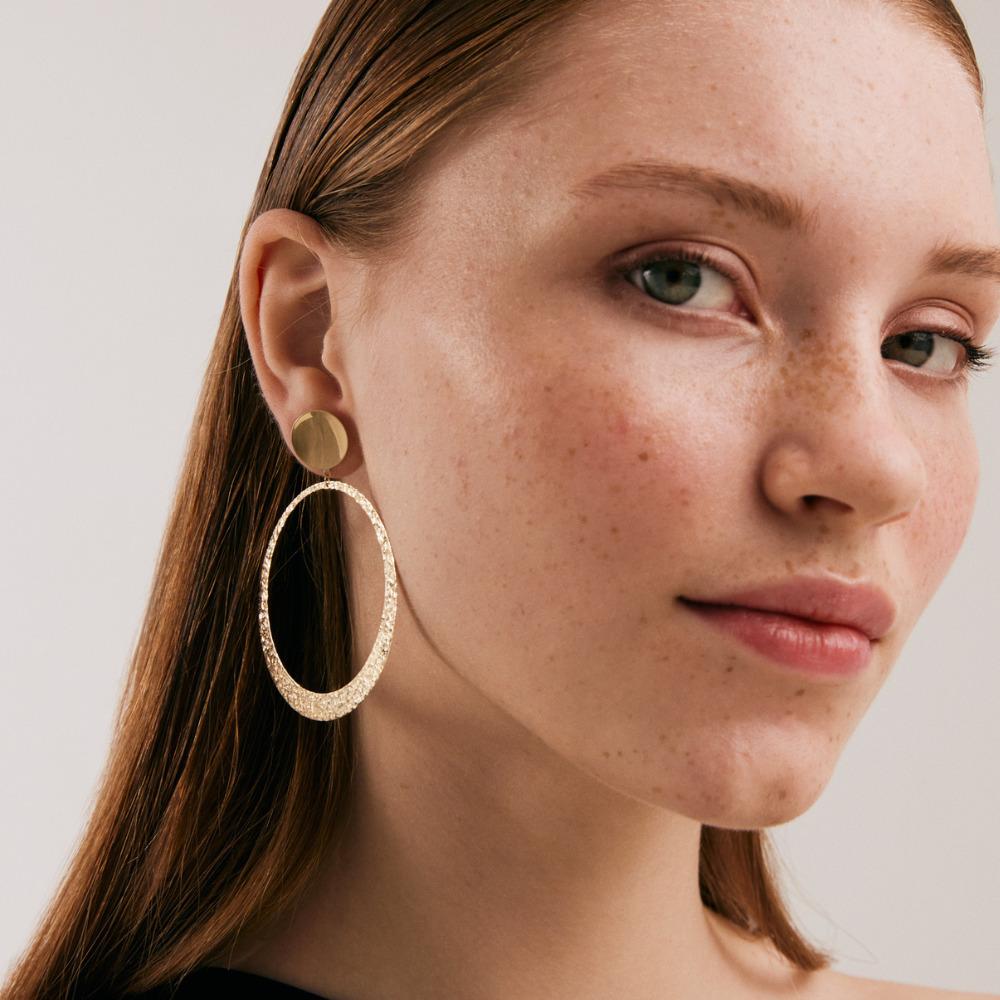 Women's Hammered Circle Earrings in 14K Solid Yellow Gold For Sale