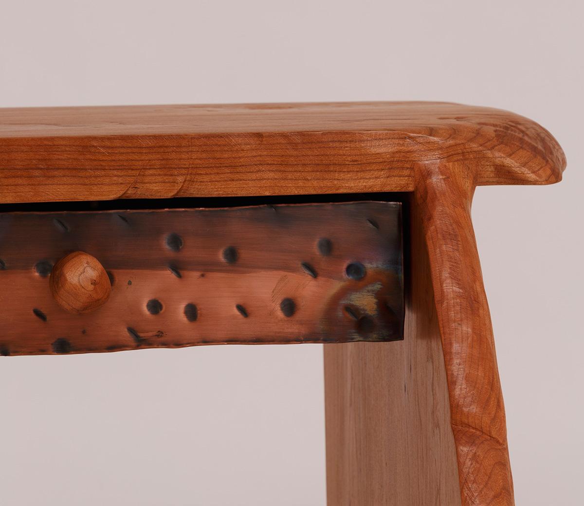 Consola Reno de cobre martillado y cerezo con tiradores circulares de cerezo by Luke Malaney en venta 2