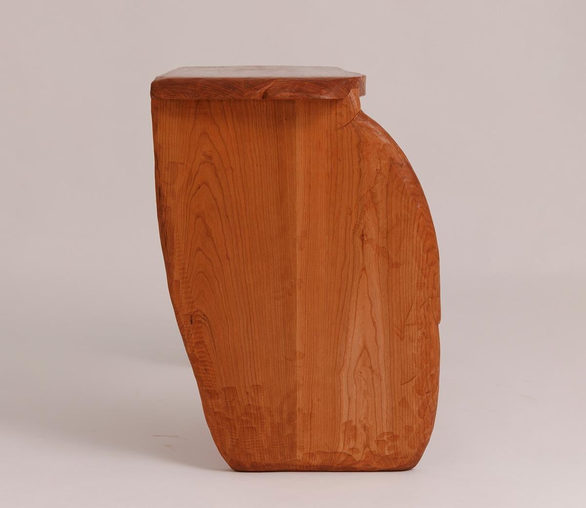 Consola Reno de cobre martillado y cerezo con tiradores circulares de cerezo by Luke Malaney en Nuevo estado para la venta en Brooklyn, NY