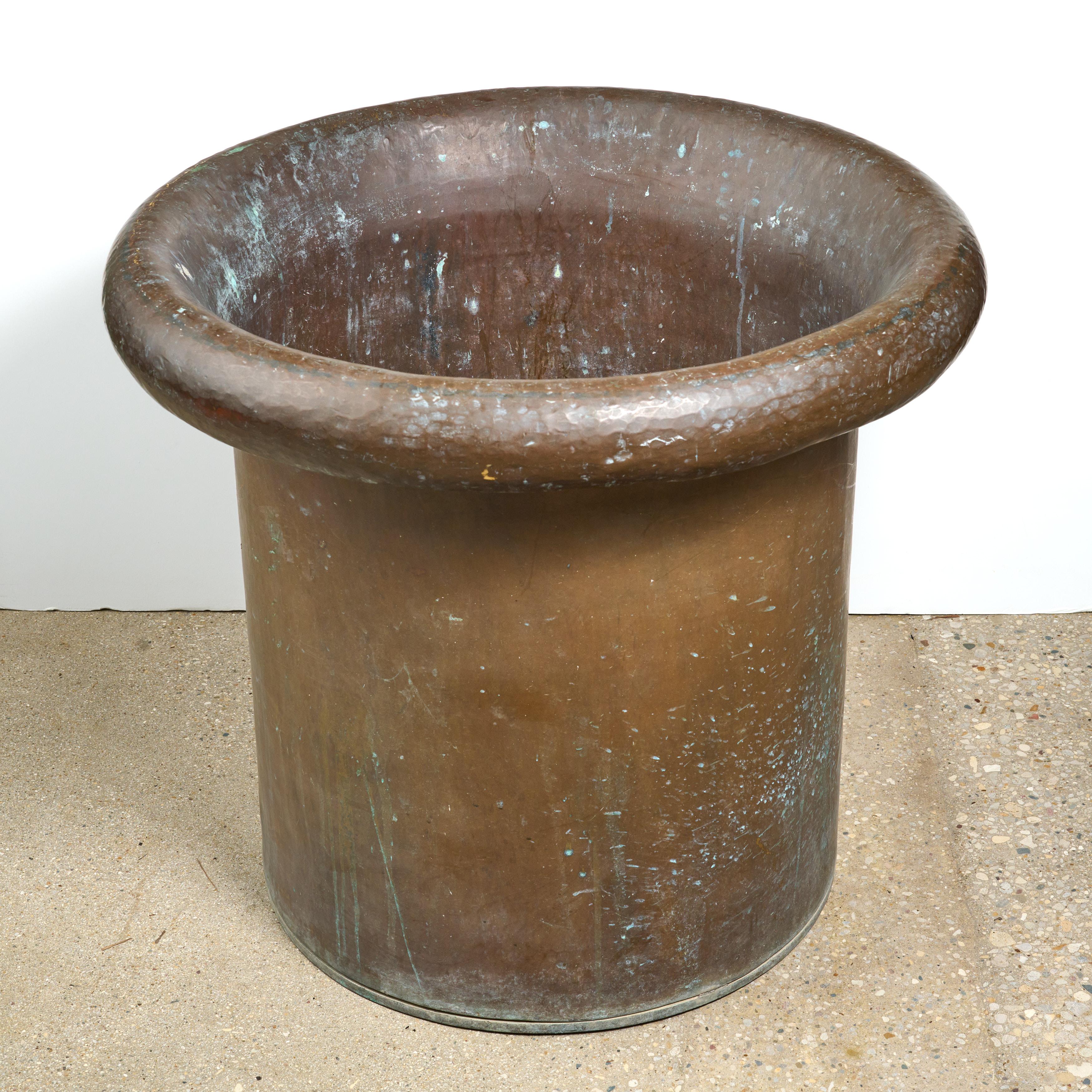 Hammered Copper Bin with Rolled Rim In Good Condition For Sale In Chicago, IL