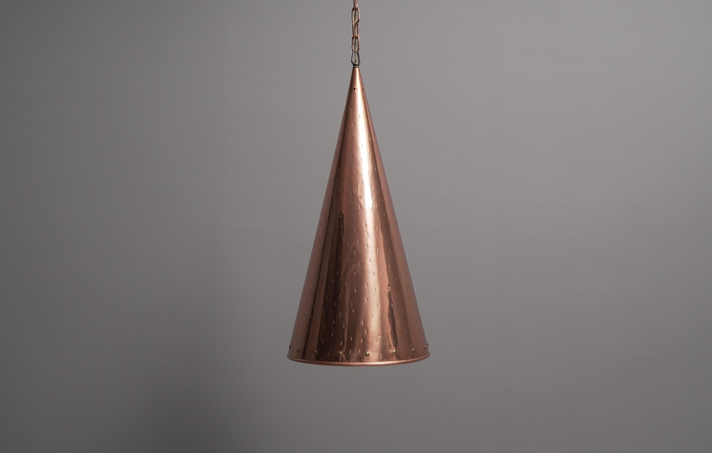 Hammered Copper Cone Pendant Lamps by E.S Horn Aalestrup, 1950s Denmark In Good Condition For Sale In Nürnberg, Bayern