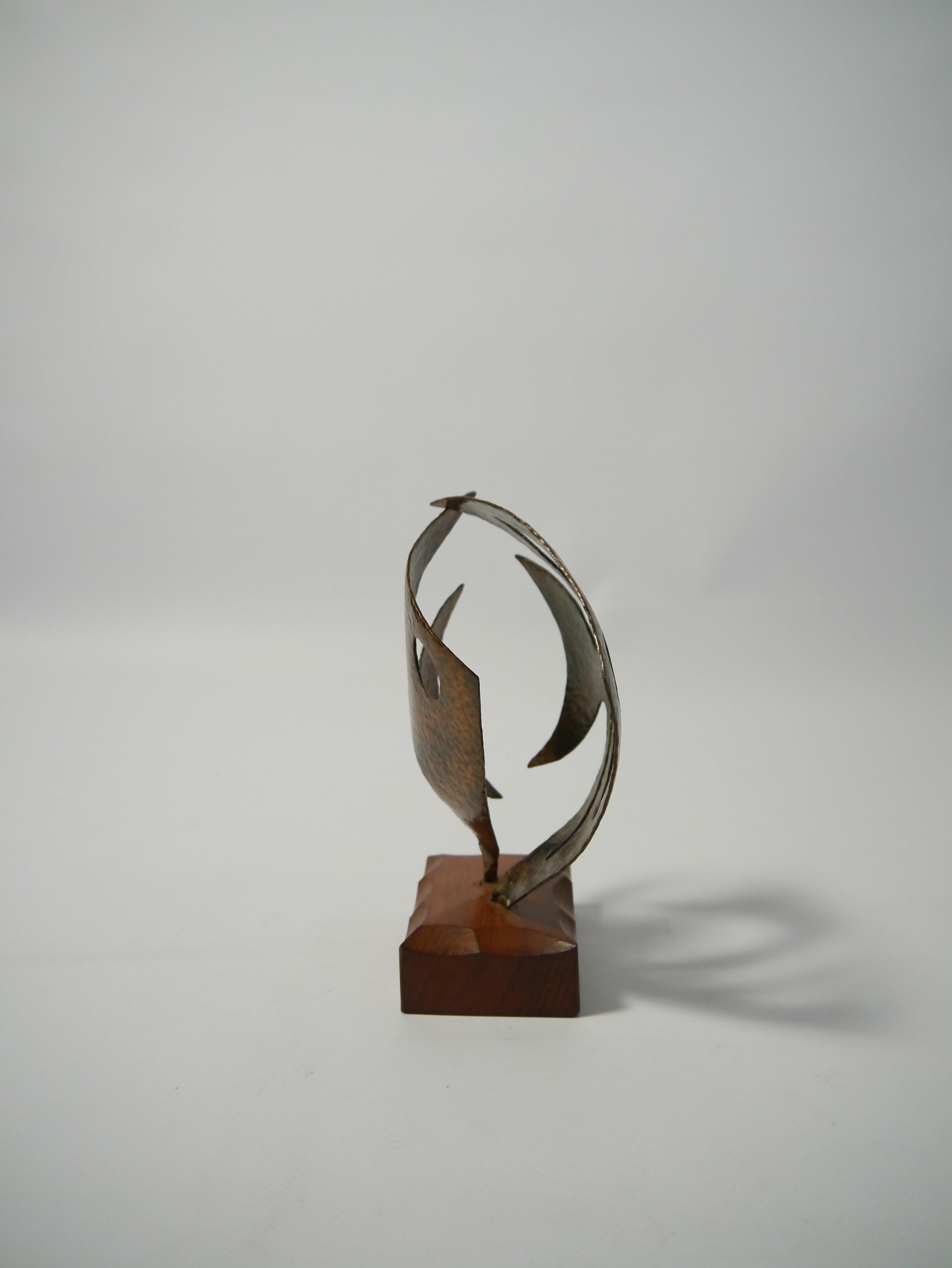 20th Century Hammered Copper Fish Sculpture on Teak Base, Sweden, 1970s For Sale