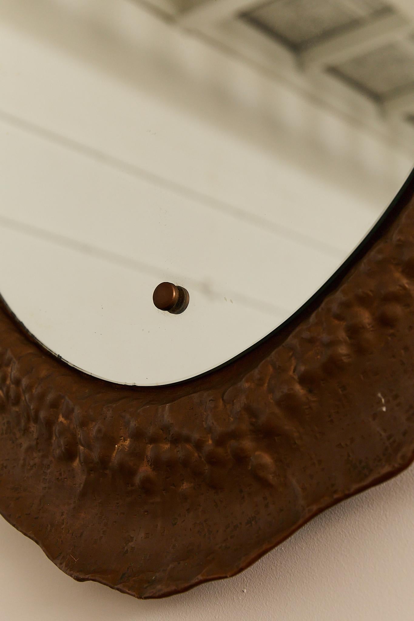 Hammered Copper Mirror Angelo Bragalini (Gehämmert) im Angebot