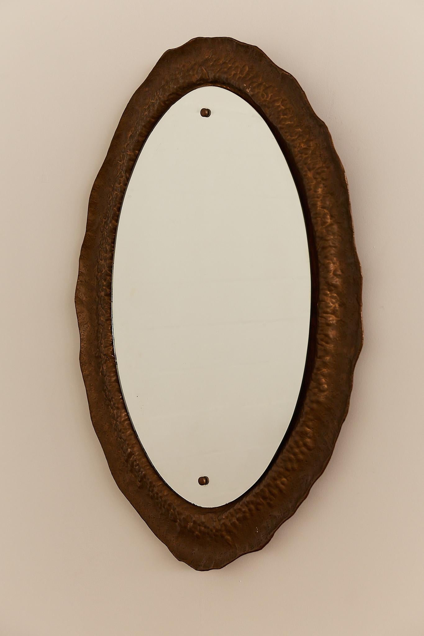 Hammered Copper Mirror Angelo Bragalini im Angebot 1