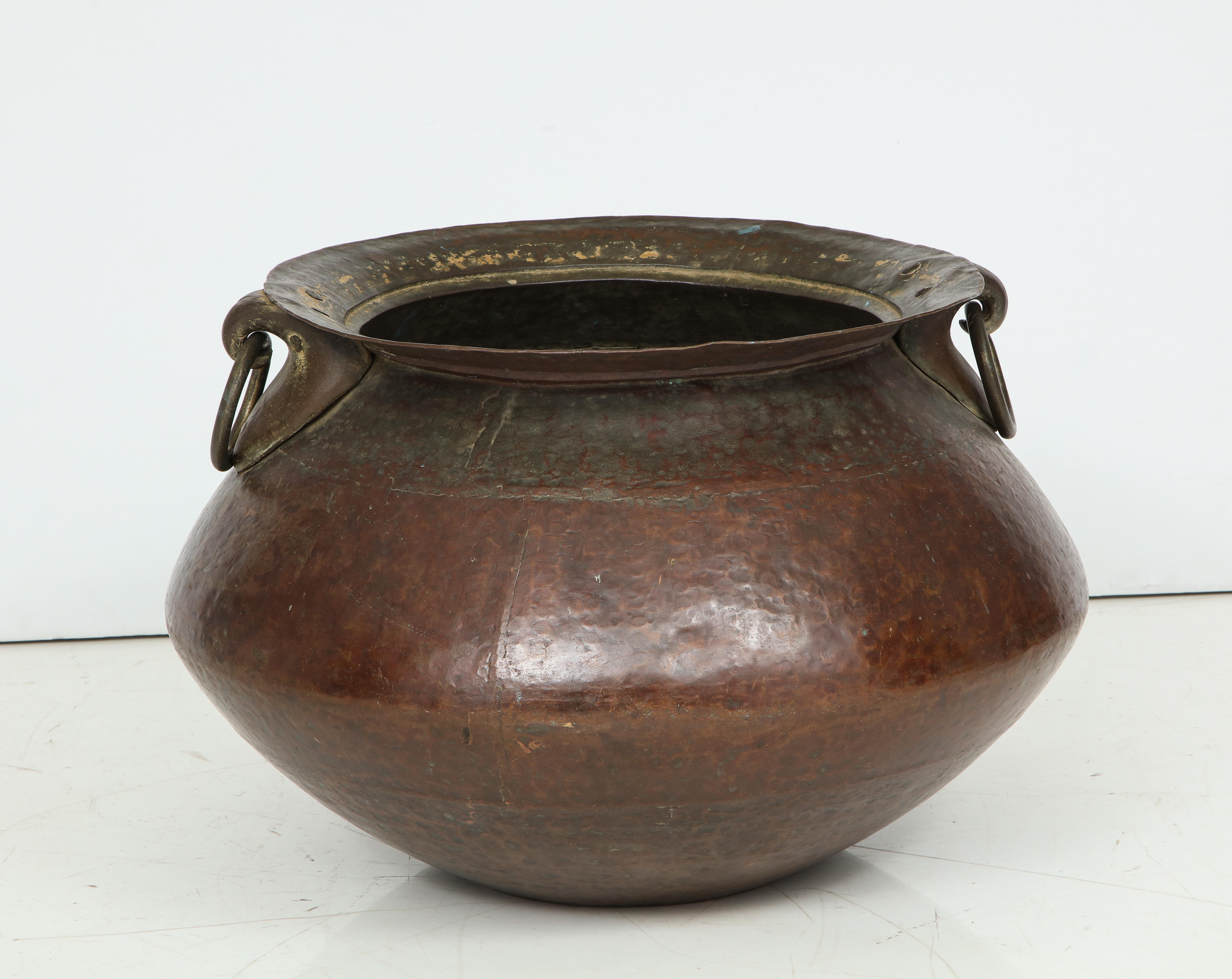 Hammered Copper and Moorish, 19th Century Bronze Basin For Sale 3