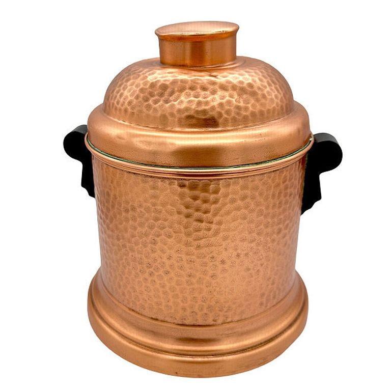 Hammered Copper Tin Lined Humidor w/ Bakelite Handles by Revere In Excellent Condition For Sale In Van Nuys, CA