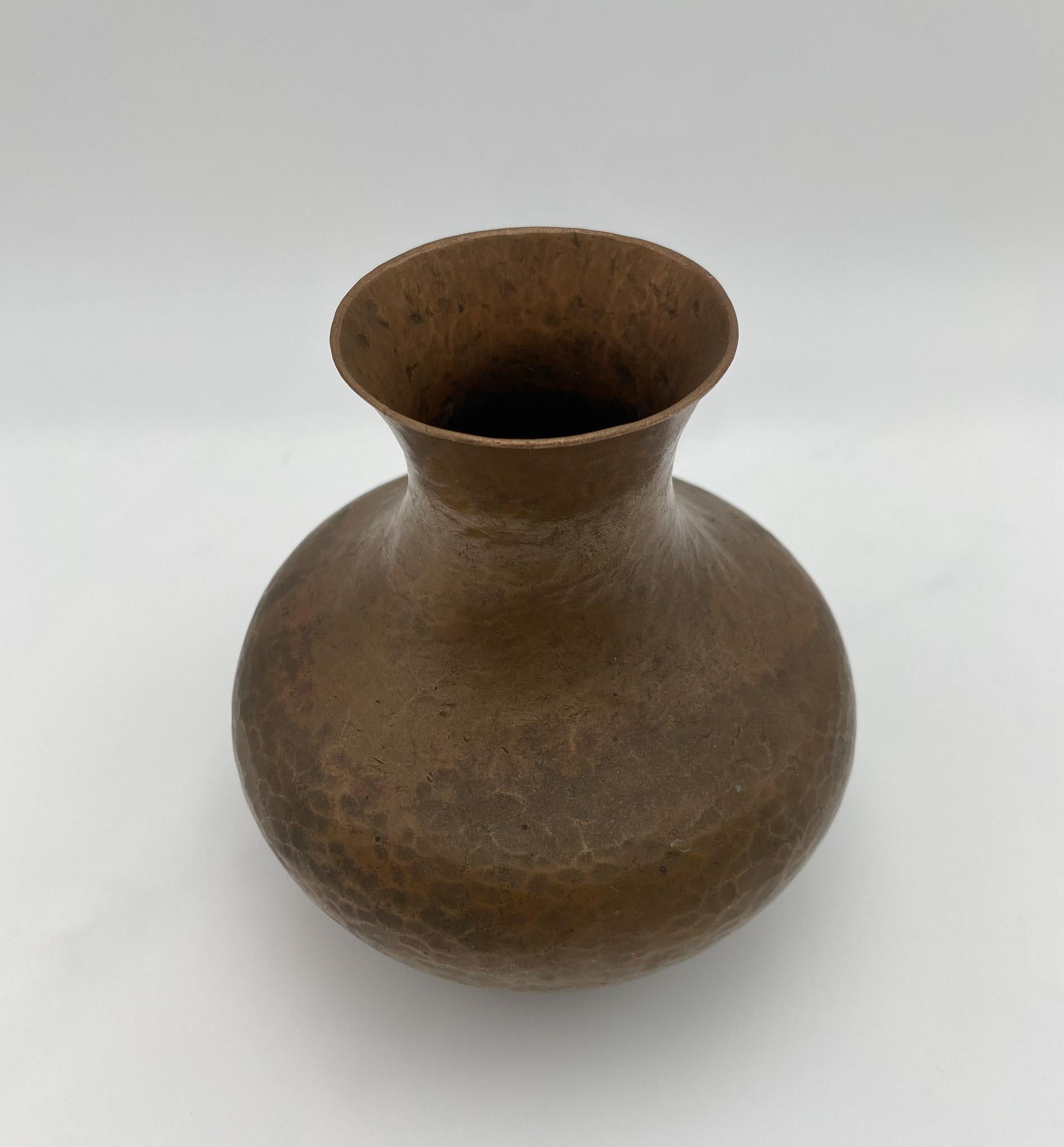 Hammered Copper Vase, circa 1950 In Good Condition In Costa Mesa, CA
