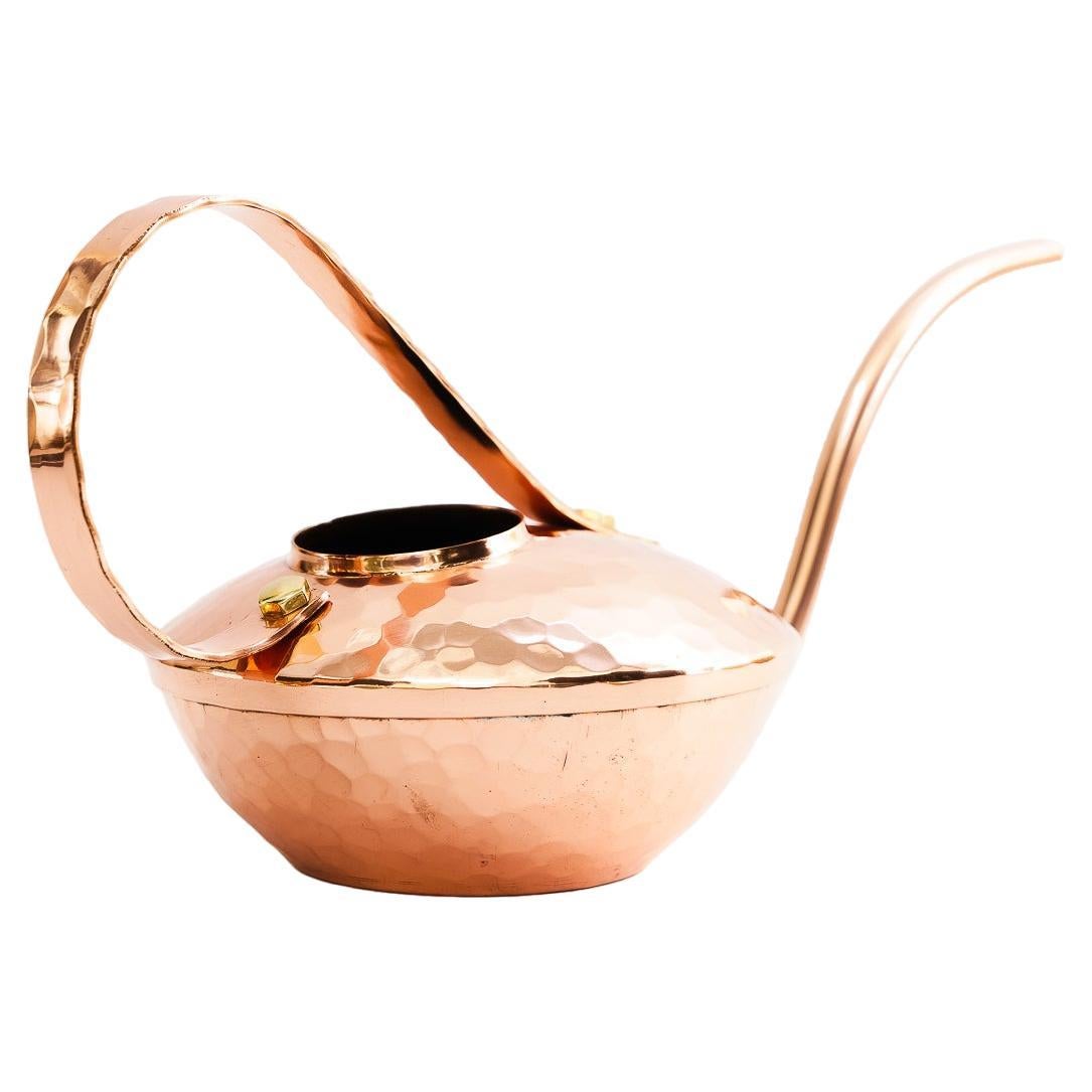 Hammered copper Watering Can, VEB Kunstschmiede Neuruppin, Germany around 1960s For Sale