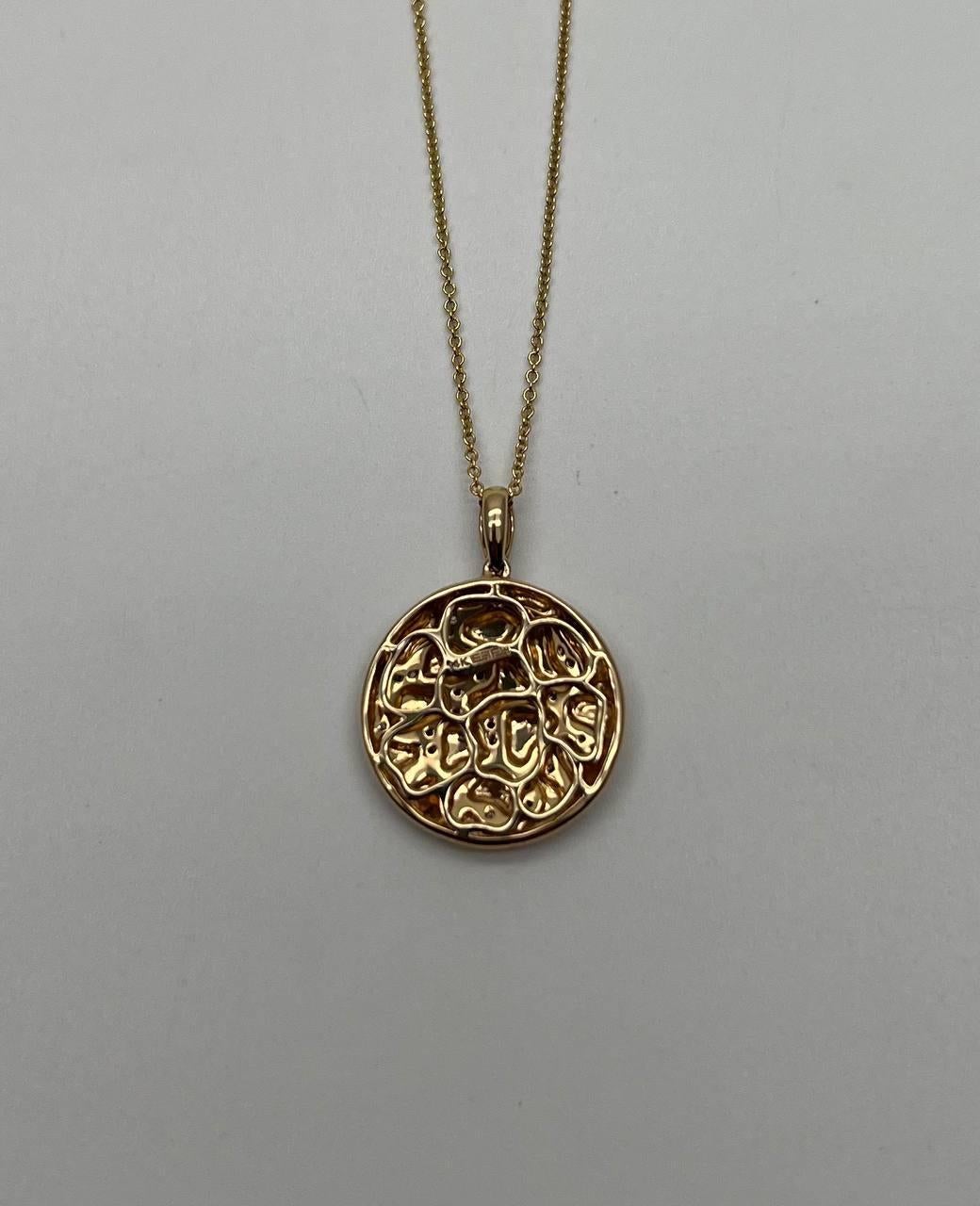 Collier pendentif médaillon en or jaune 14K avec diamants Hammer et pavés Earth Rock Neuf - En vente à Oakton, VA