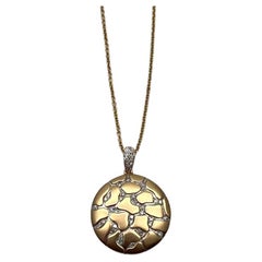 Halskette mit Medaillon-Anhänger, gehämmerte Diamanten, Pave Set Earth Rock 14K Gelbgold