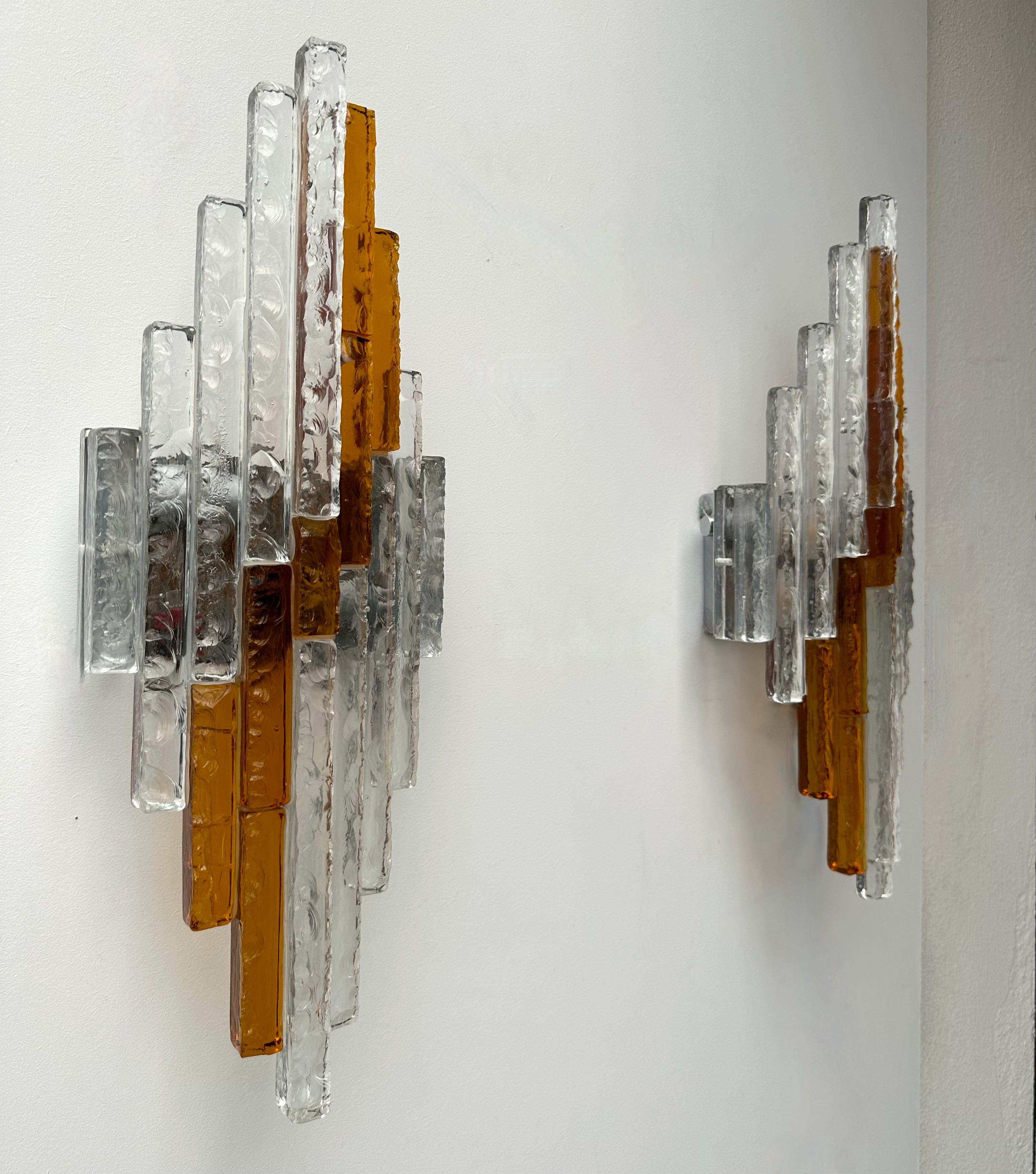 Wandleuchter aus gehämmertem Glas und Metall von Poliarte, Italien, 1970er im Angebot 1