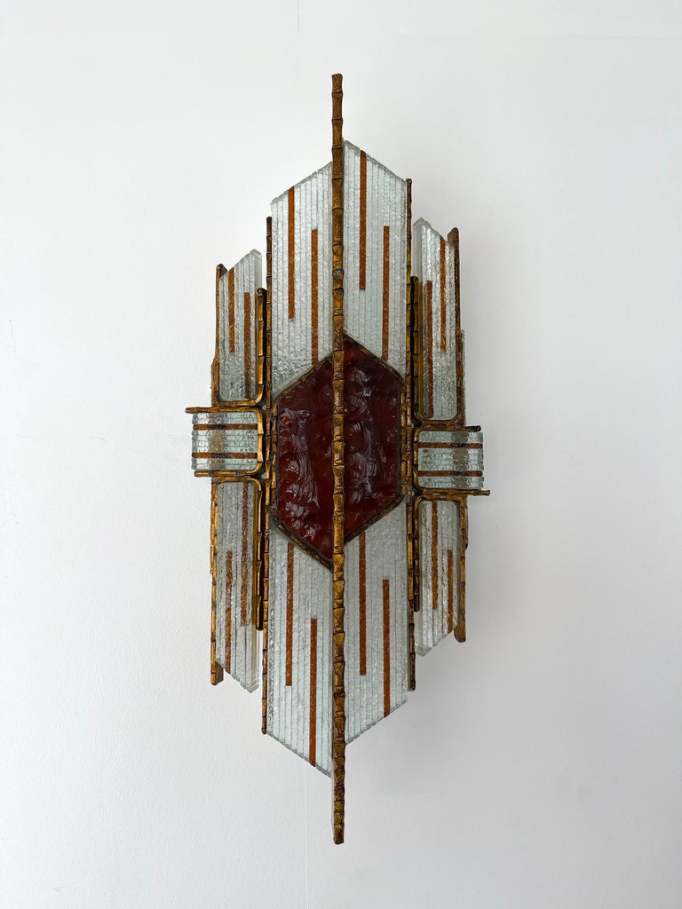 Brutalist Hammered Glass Wrought Gilt Iron Sconce by Biancardi, Italy, 1970s For Sale